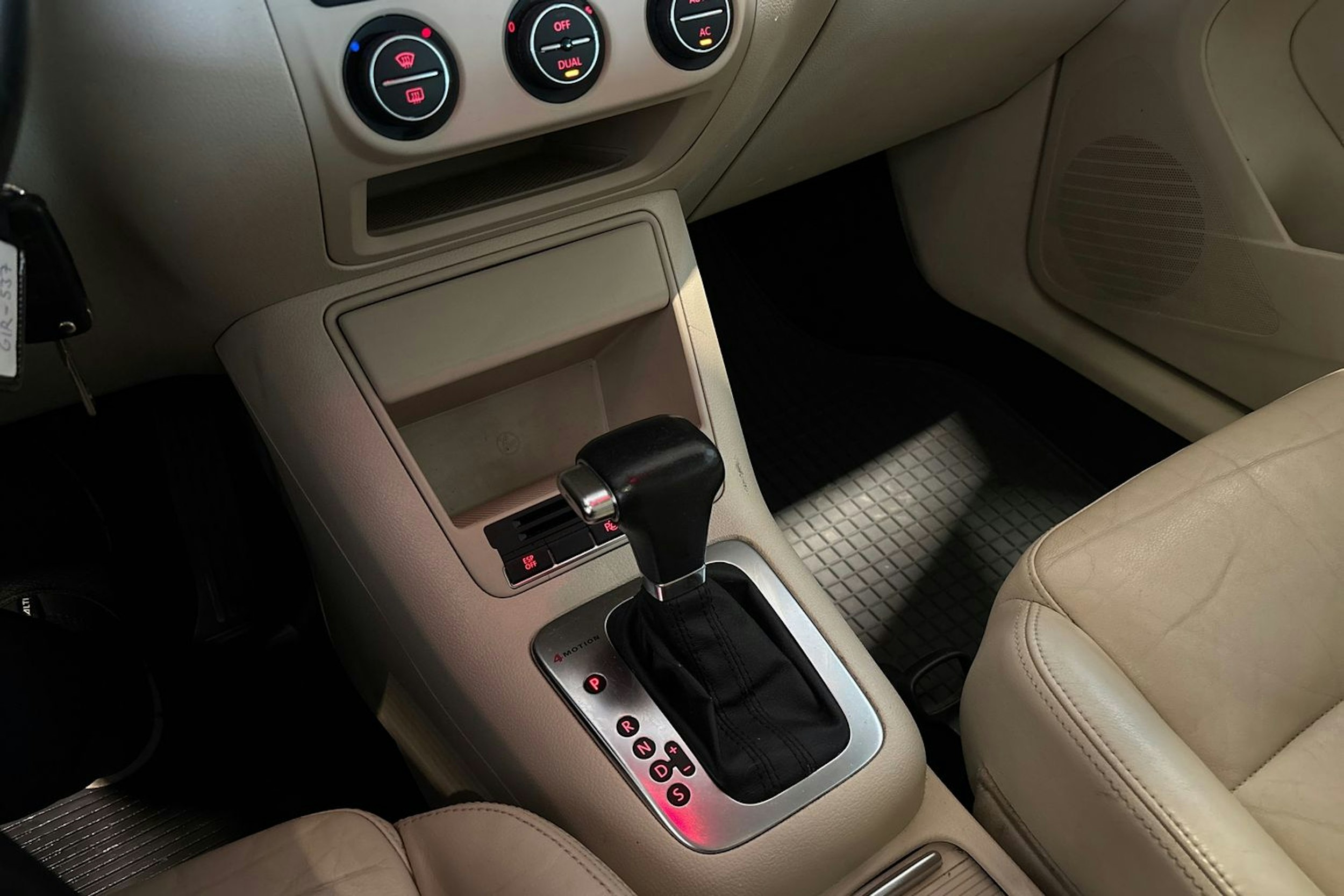 musta Volkswagen Tiguan 2009 kuva 21.