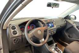 harmaa Volkswagen Tiguan 2009 kuva 6.