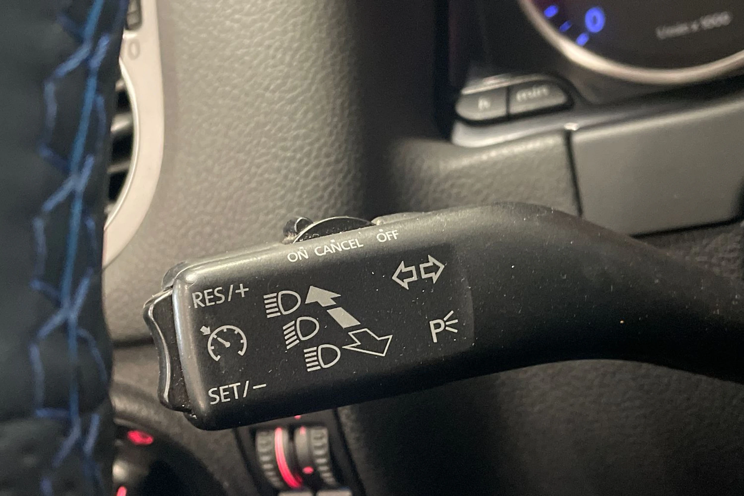 harmaa Volkswagen Tiguan 2009 kuva 13.