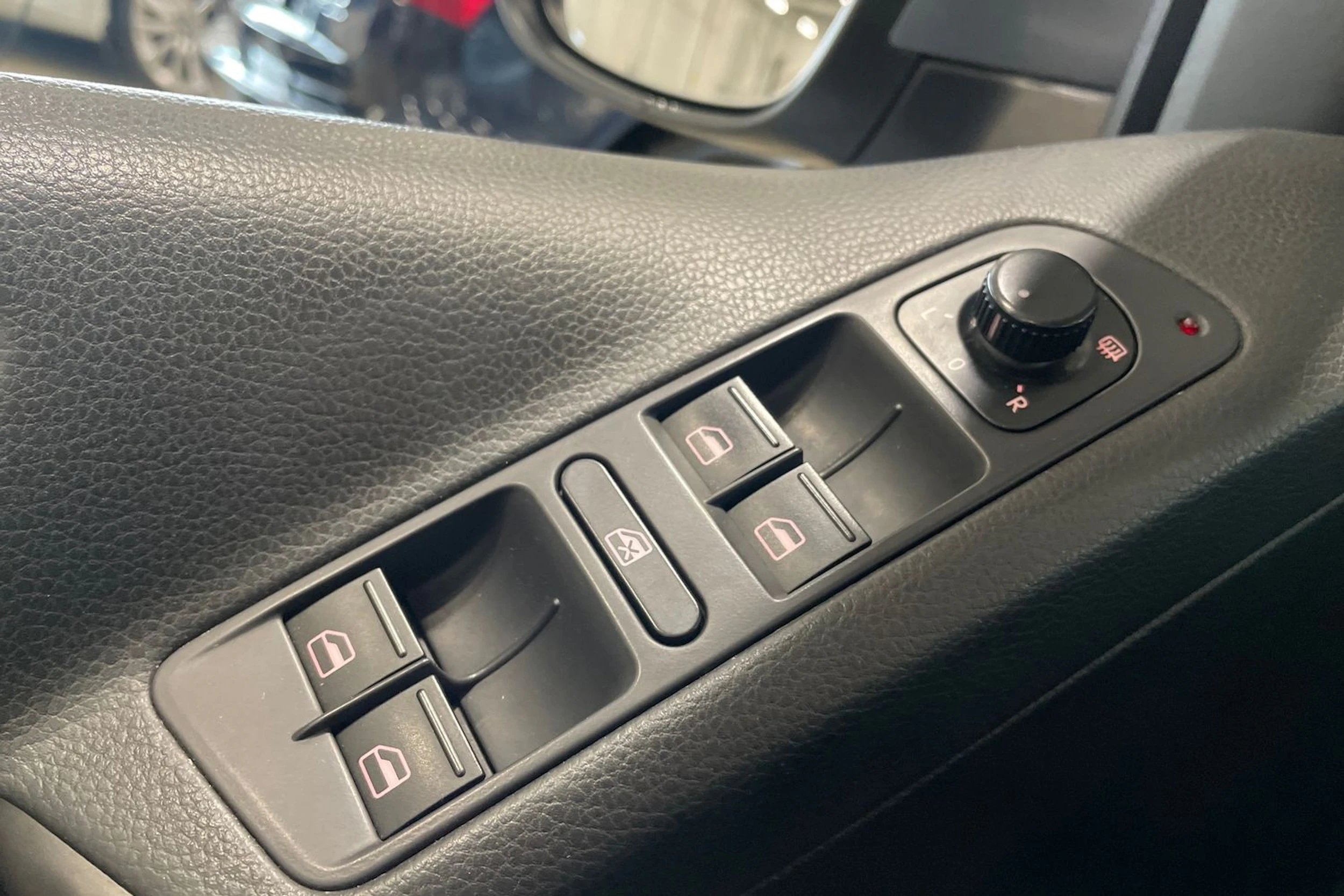 harmaa Volkswagen Tiguan 2009 kuva 31.