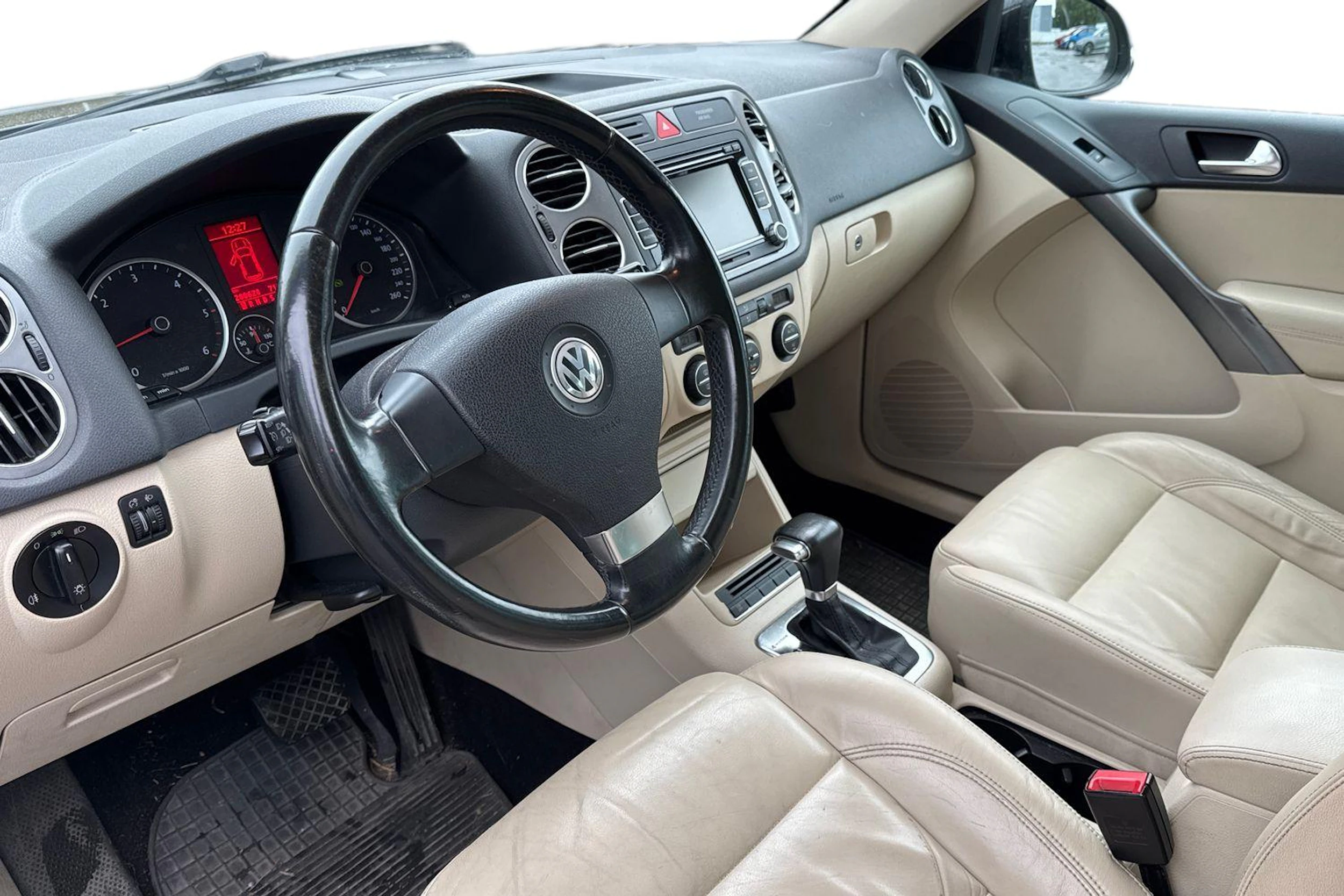 musta Volkswagen Tiguan 2009 kuva 3.