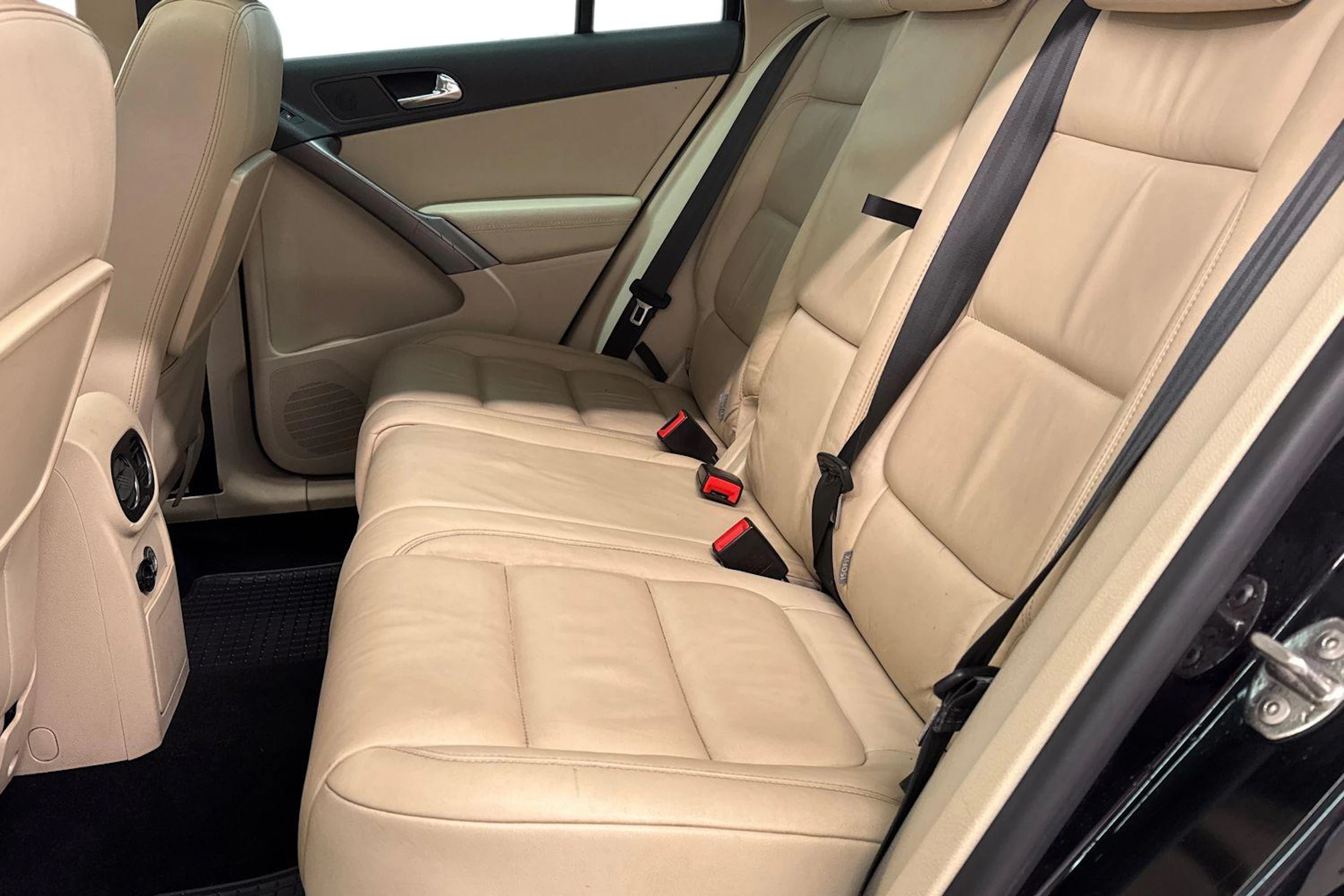 musta Volkswagen Tiguan 2009 kuva 8.