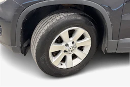 musta Volkswagen Tiguan 2009 kuva 9.