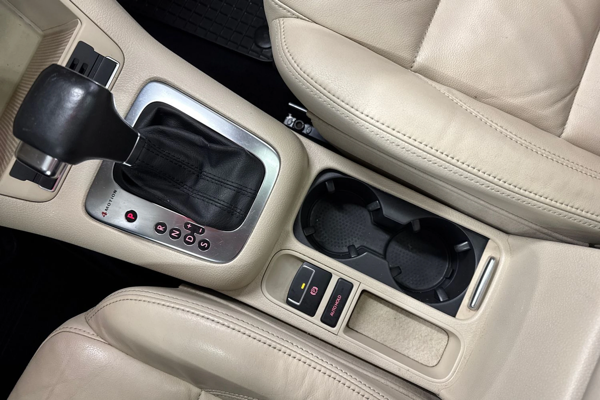 musta Volkswagen Tiguan 2009 kuva 17.