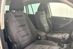 valkoinen Volkswagen Tiguan 2009 kuva 11.