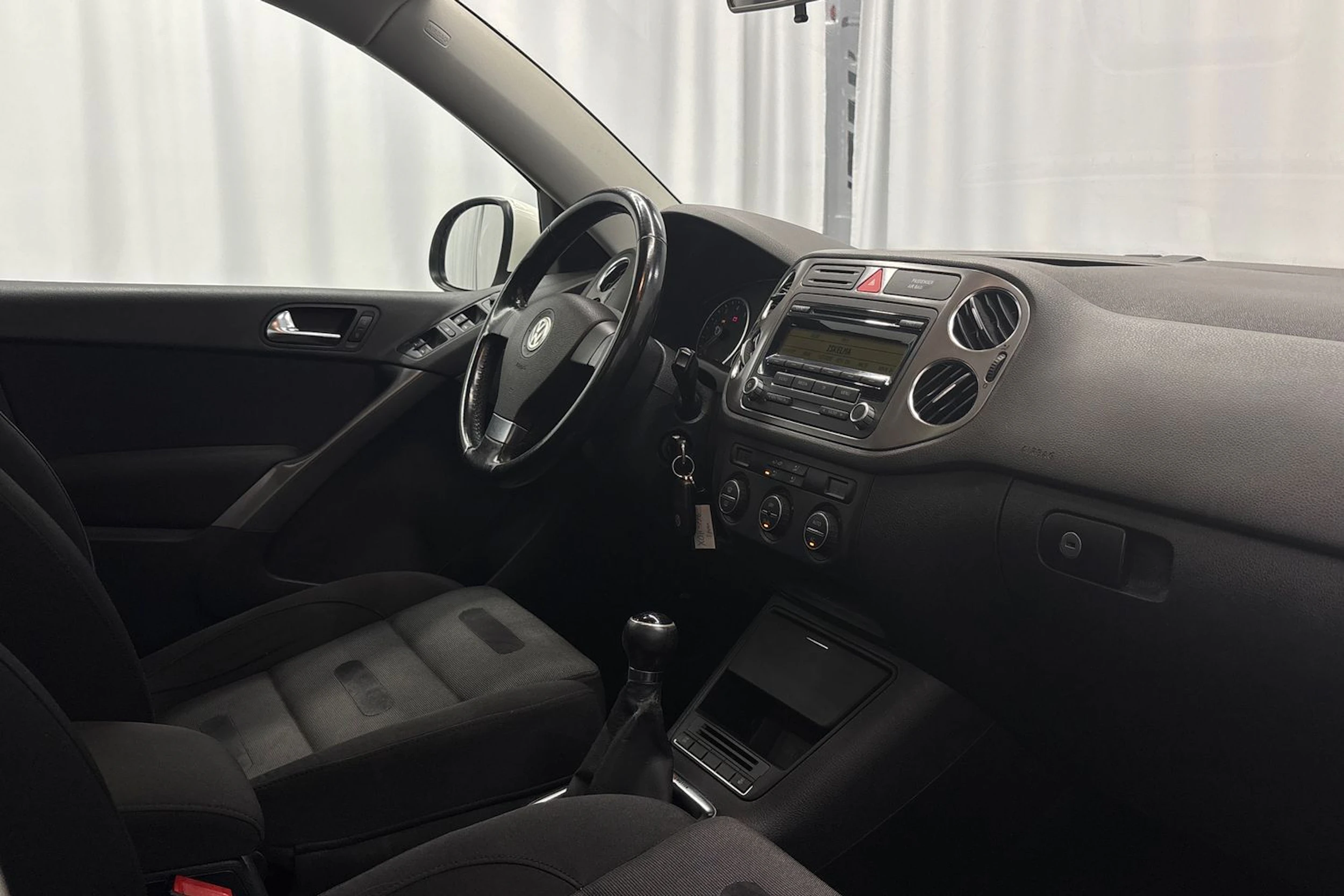 valkoinen Volkswagen Tiguan 2009 kuva 12.