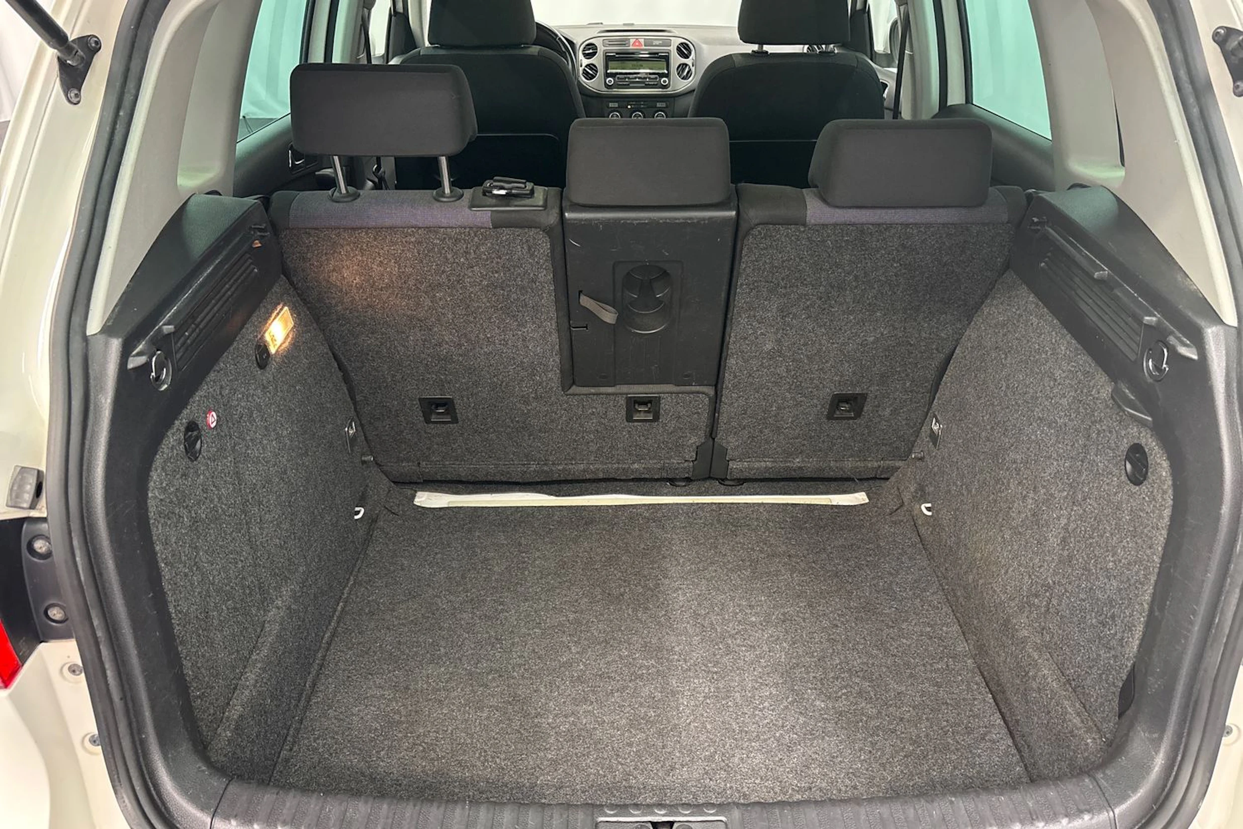 valkoinen Volkswagen Tiguan 2009 kuva 13.