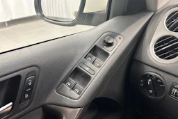 valkoinen Volkswagen Tiguan 2009 kuva 18.