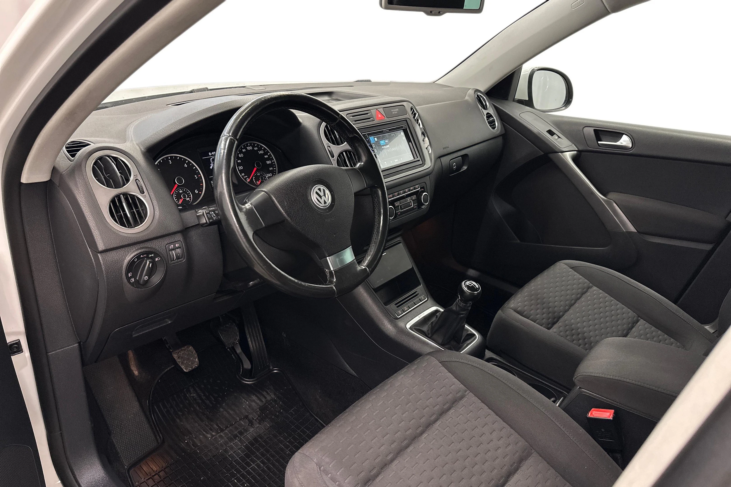 valkoinen Volkswagen Tiguan 2009 kuva 8.