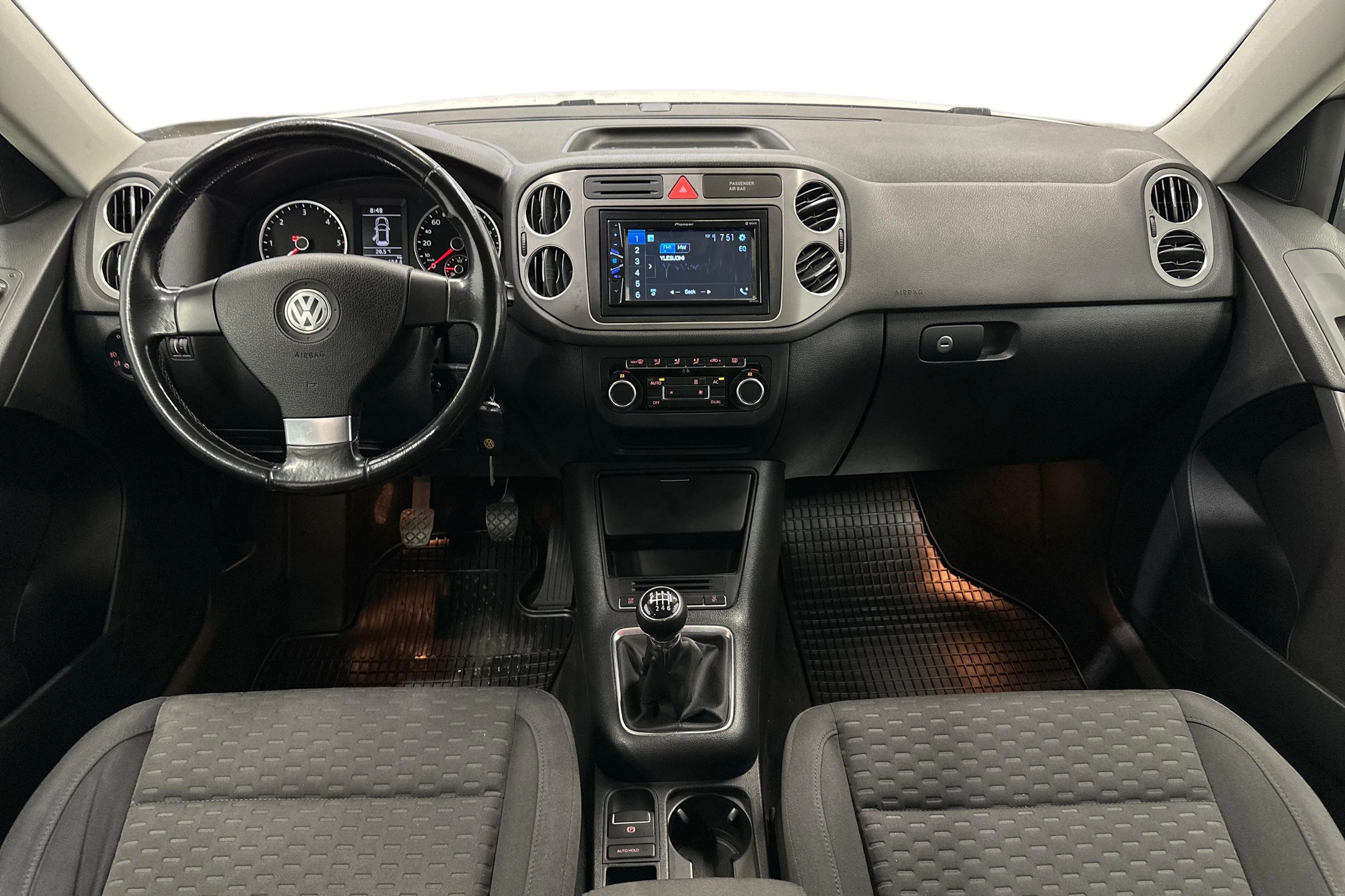 valkoinen Volkswagen Tiguan 2009 kuva 9.