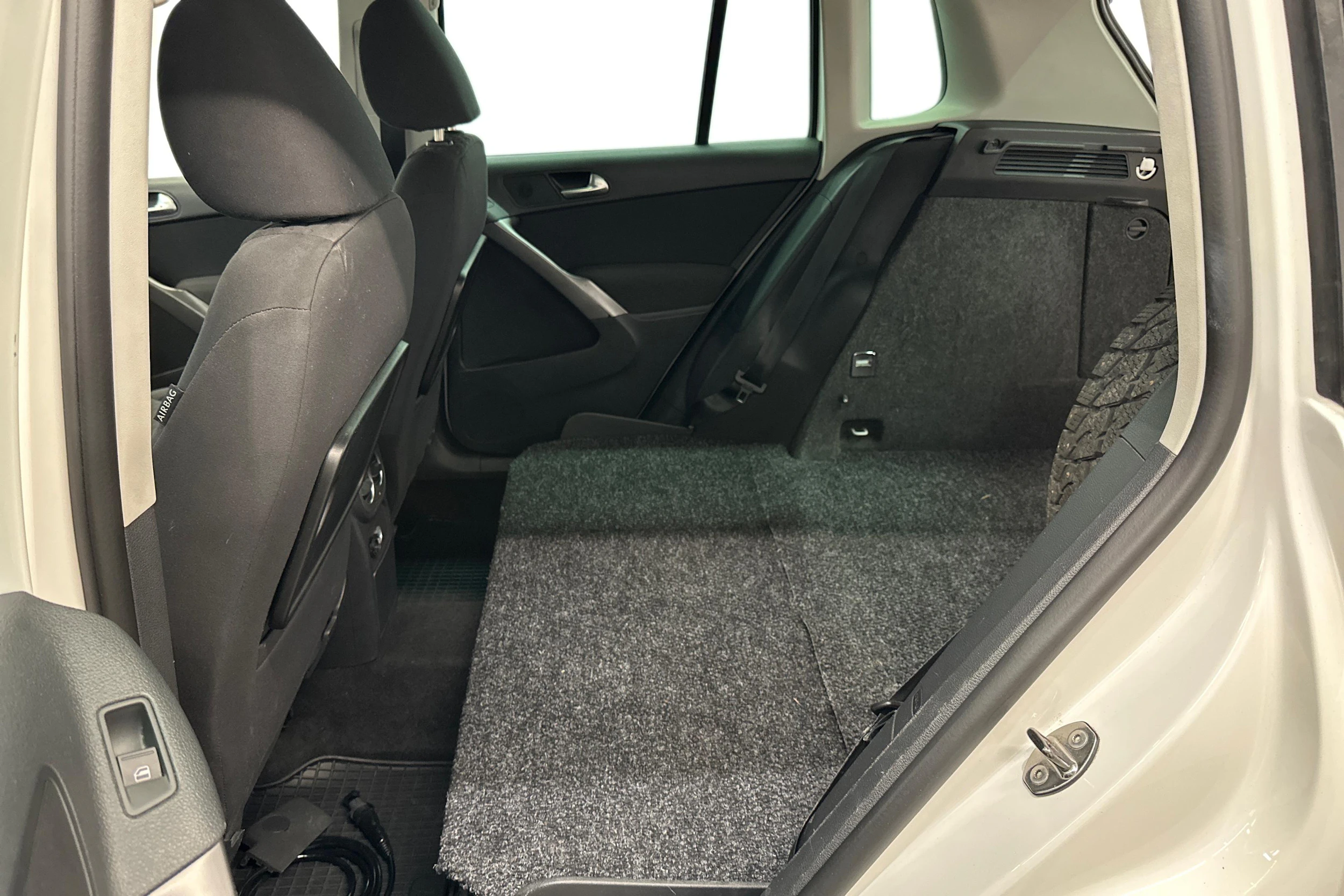 valkoinen Volkswagen Tiguan 2009 kuva 11.