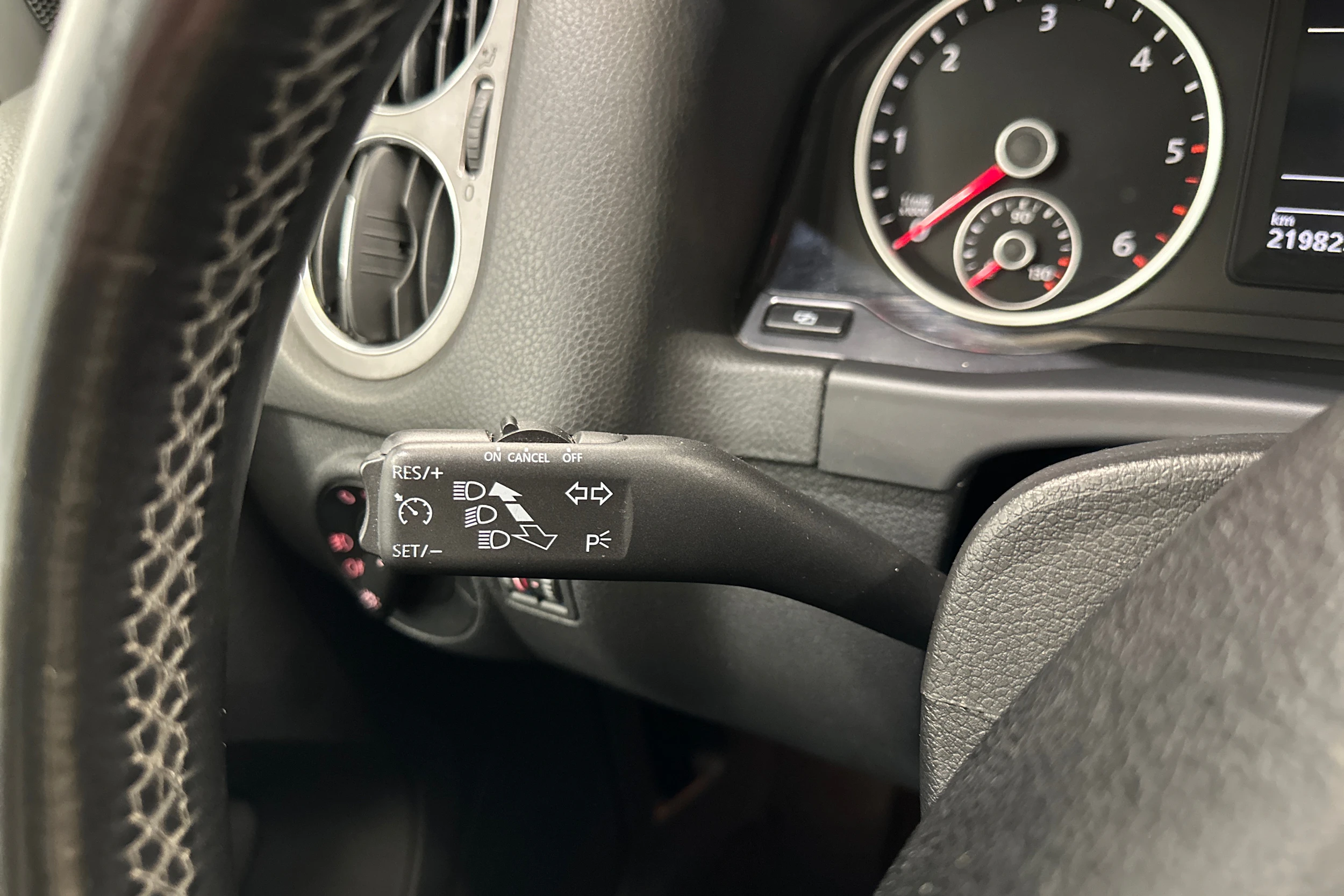 valkoinen Volkswagen Tiguan 2009 kuva 17.