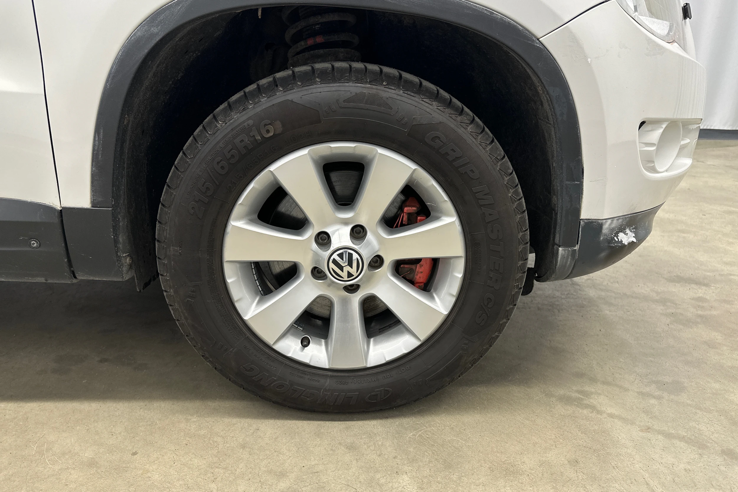 valkoinen Volkswagen Tiguan 2009 kuva 24.
