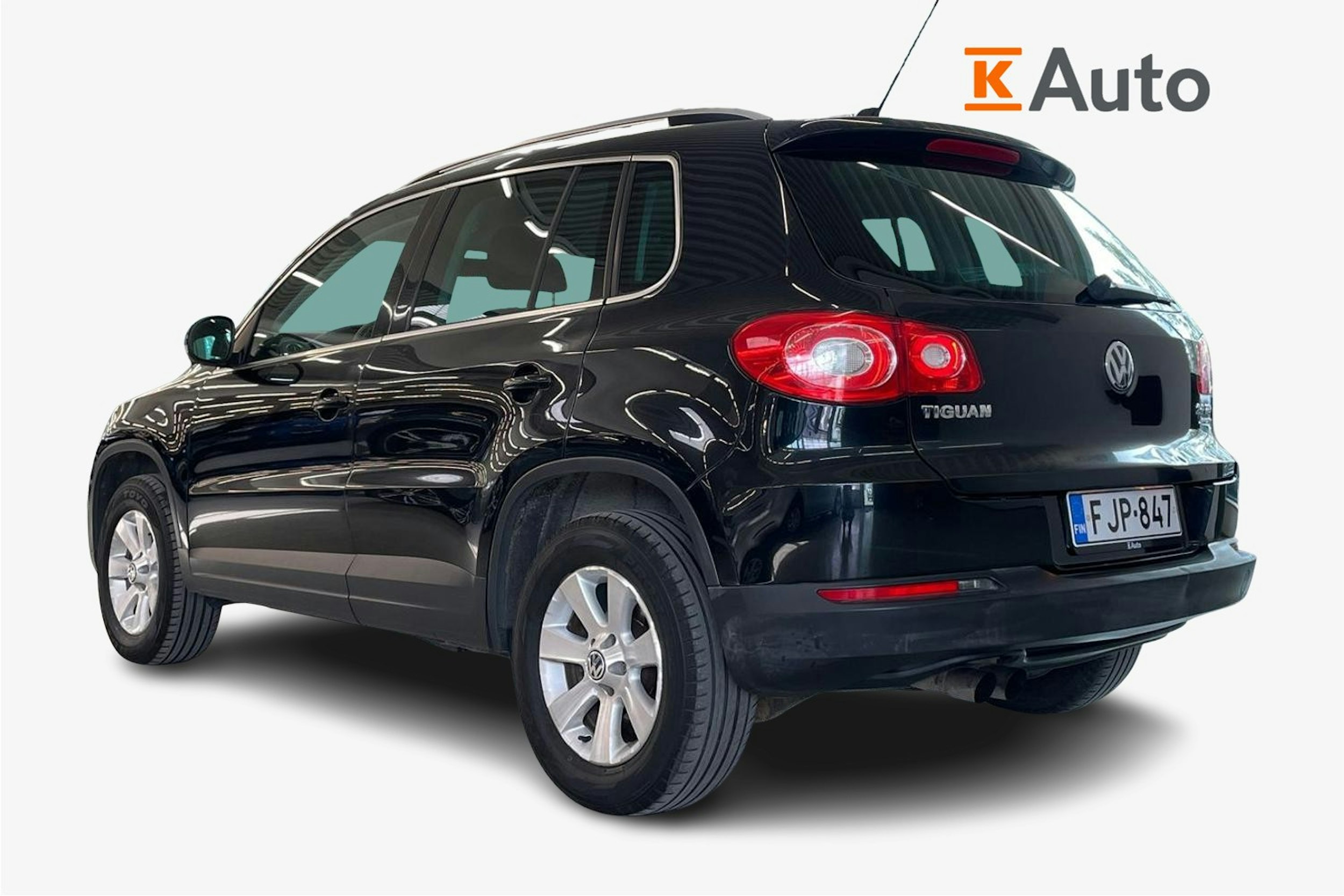 Musta Volkswagen Tiguan 2010 kuva 2.