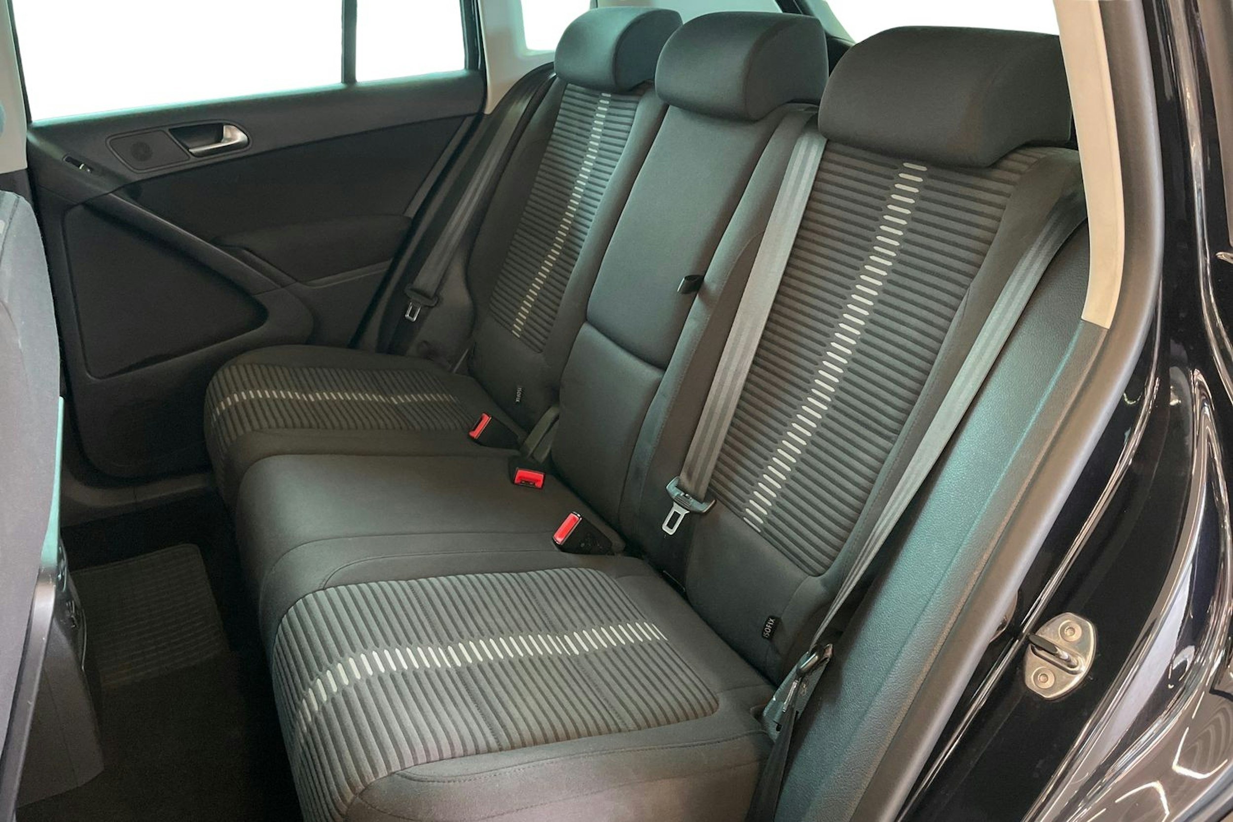 Musta Volkswagen Tiguan 2010 kuva 10.