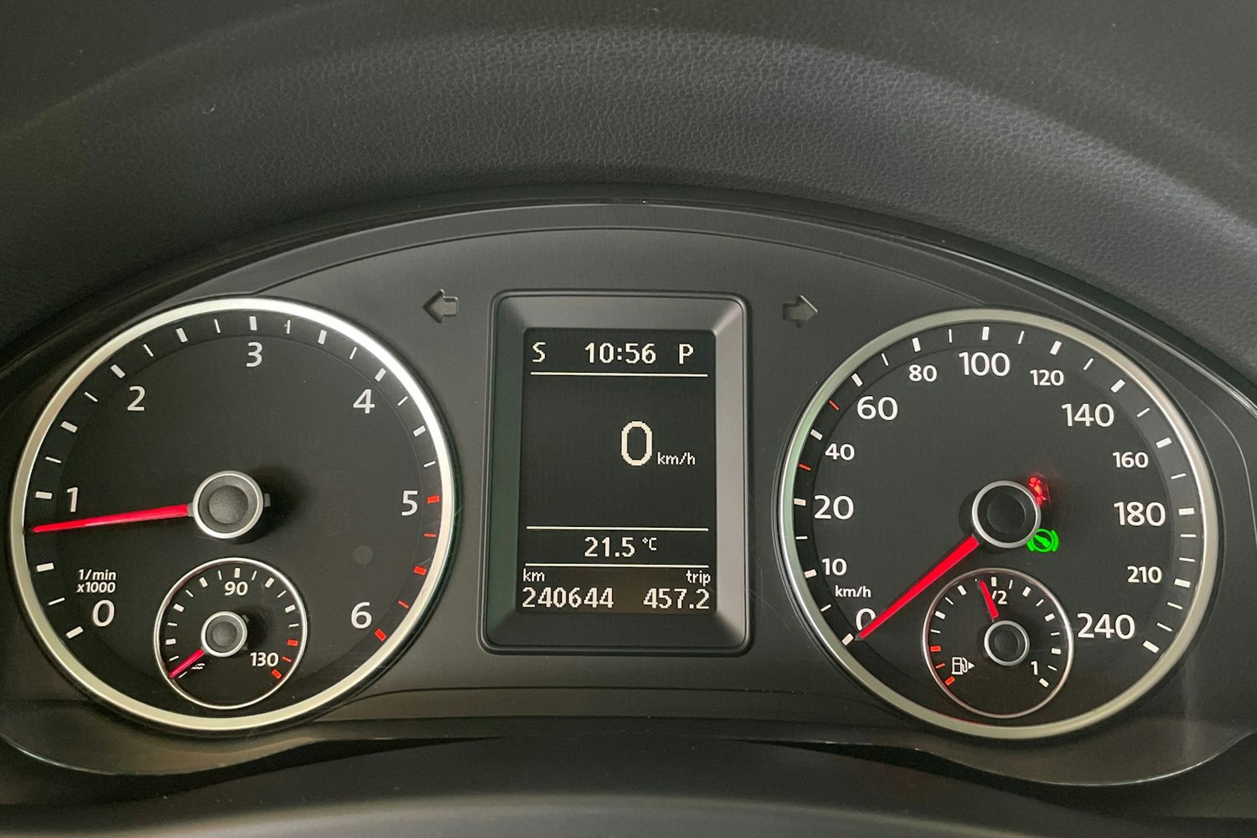 Musta Volkswagen Tiguan 2010 kuva 16.