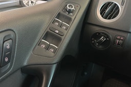 Musta Volkswagen Tiguan 2010 kuva 19.