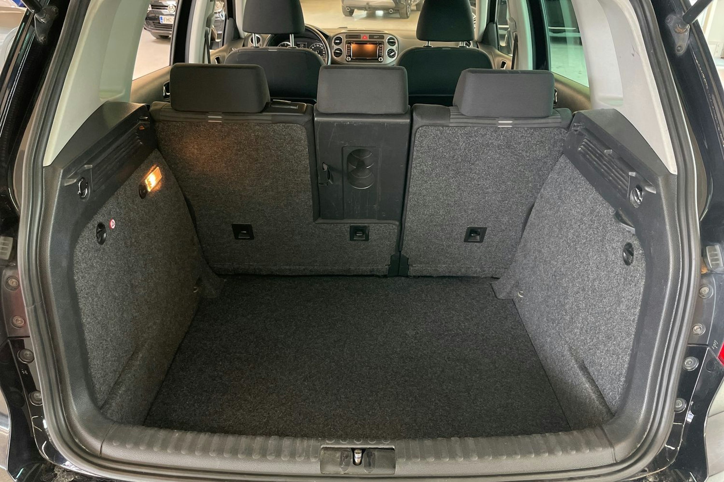 Musta Volkswagen Tiguan 2010 kuva 25.