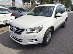 valkoinen Volkswagen Tiguan 2010 kuva 1.