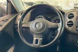 harmaa Volkswagen Tiguan 2010 kuva 13.