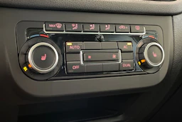 harmaa Volkswagen Tiguan 2010 kuva 19.