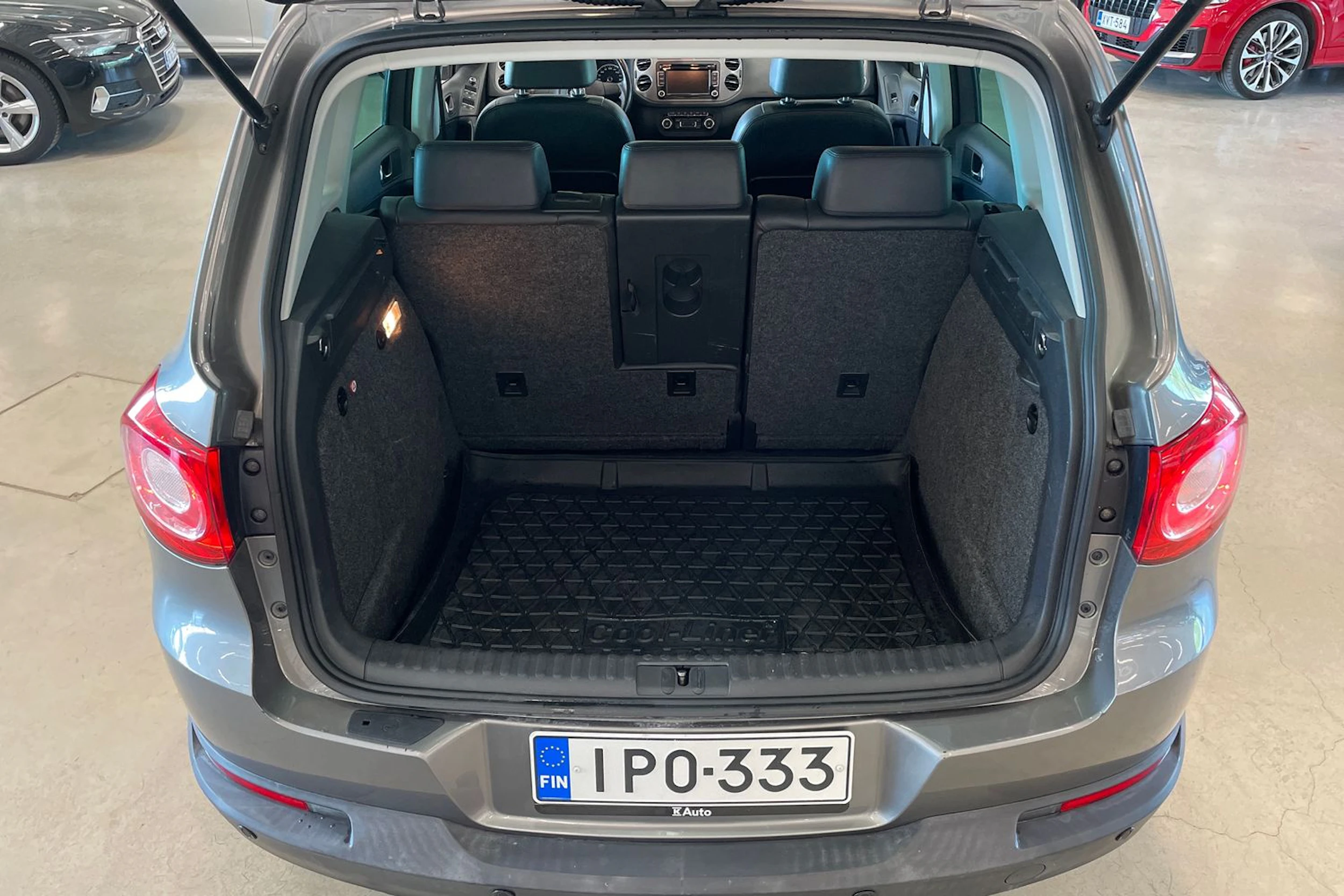 harmaa Volkswagen Tiguan 2010 kuva 24.