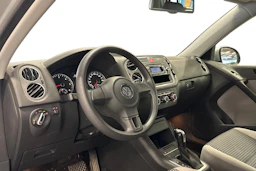 harmaa Volkswagen Tiguan 2011 kuva 3.