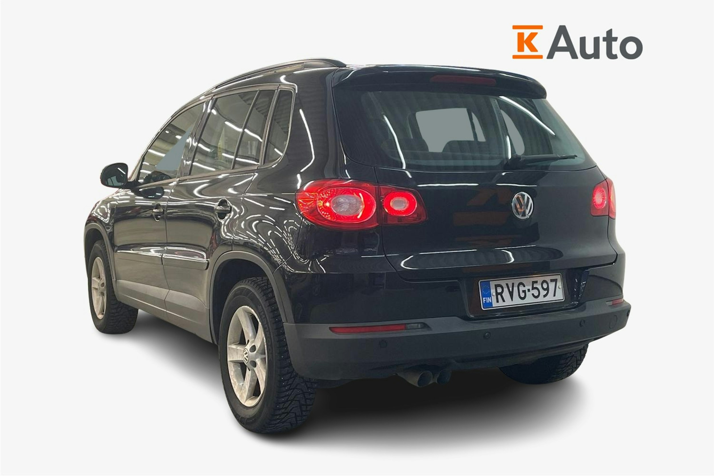 Musta Volkswagen Tiguan 2010 kuva 2.