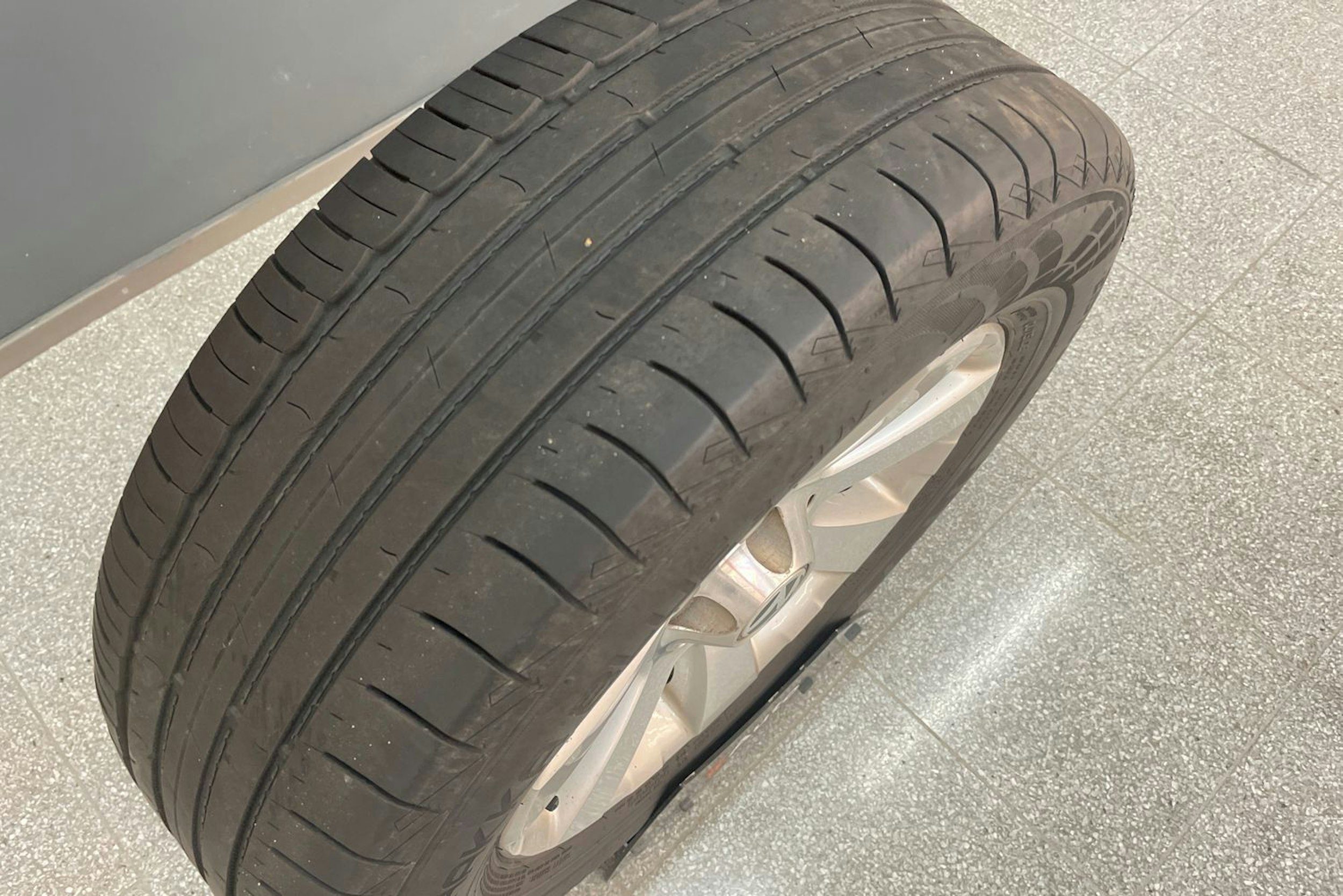 Musta Volkswagen Tiguan 2010 kuva 15.