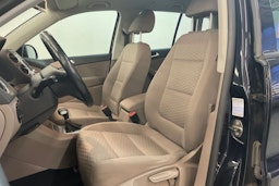 Musta Volkswagen Tiguan 2010 kuva 16.