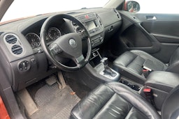 punainen Volkswagen Tiguan 2010 kuva 3.