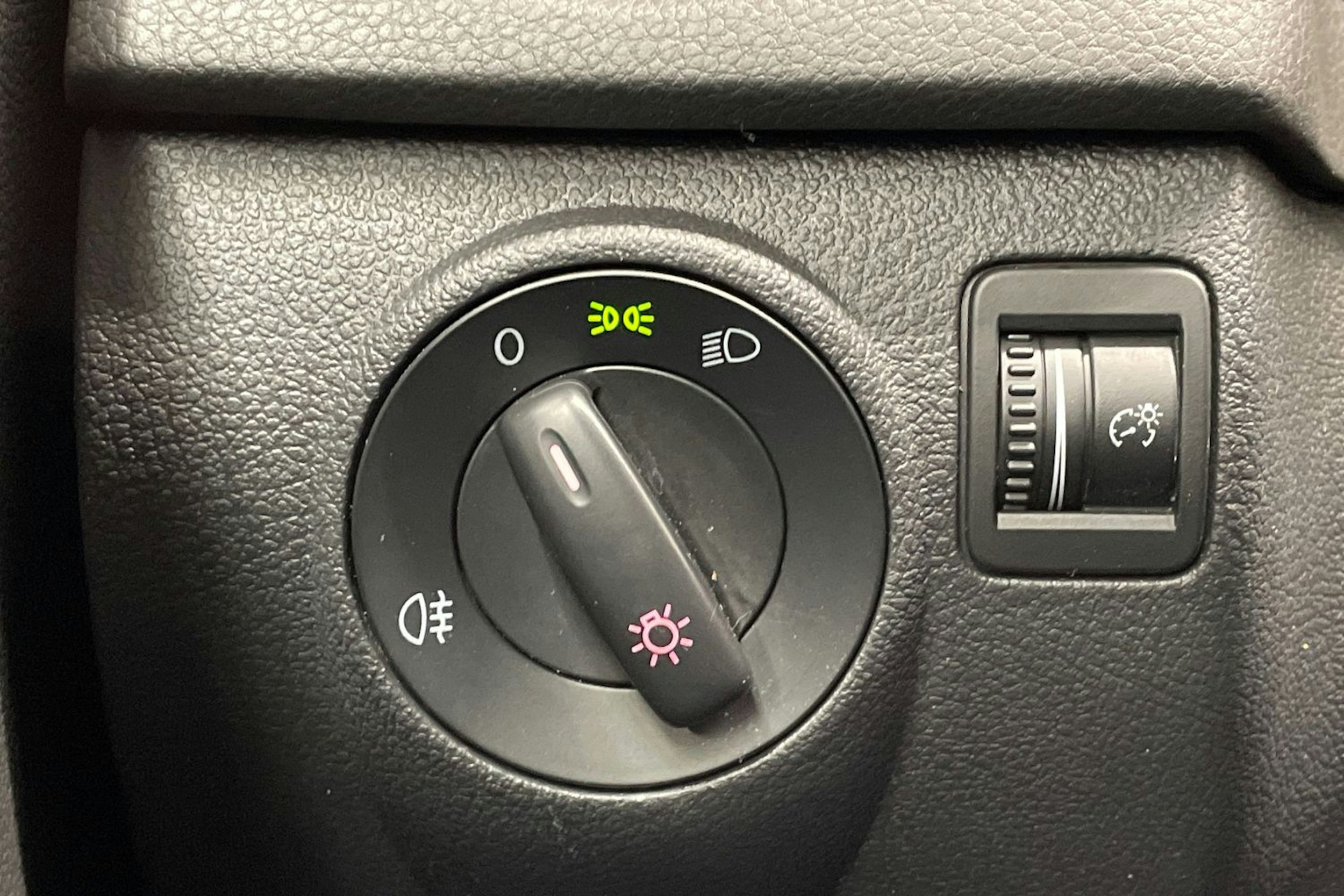 harmaa Volkswagen Tiguan 2010 kuva 19.