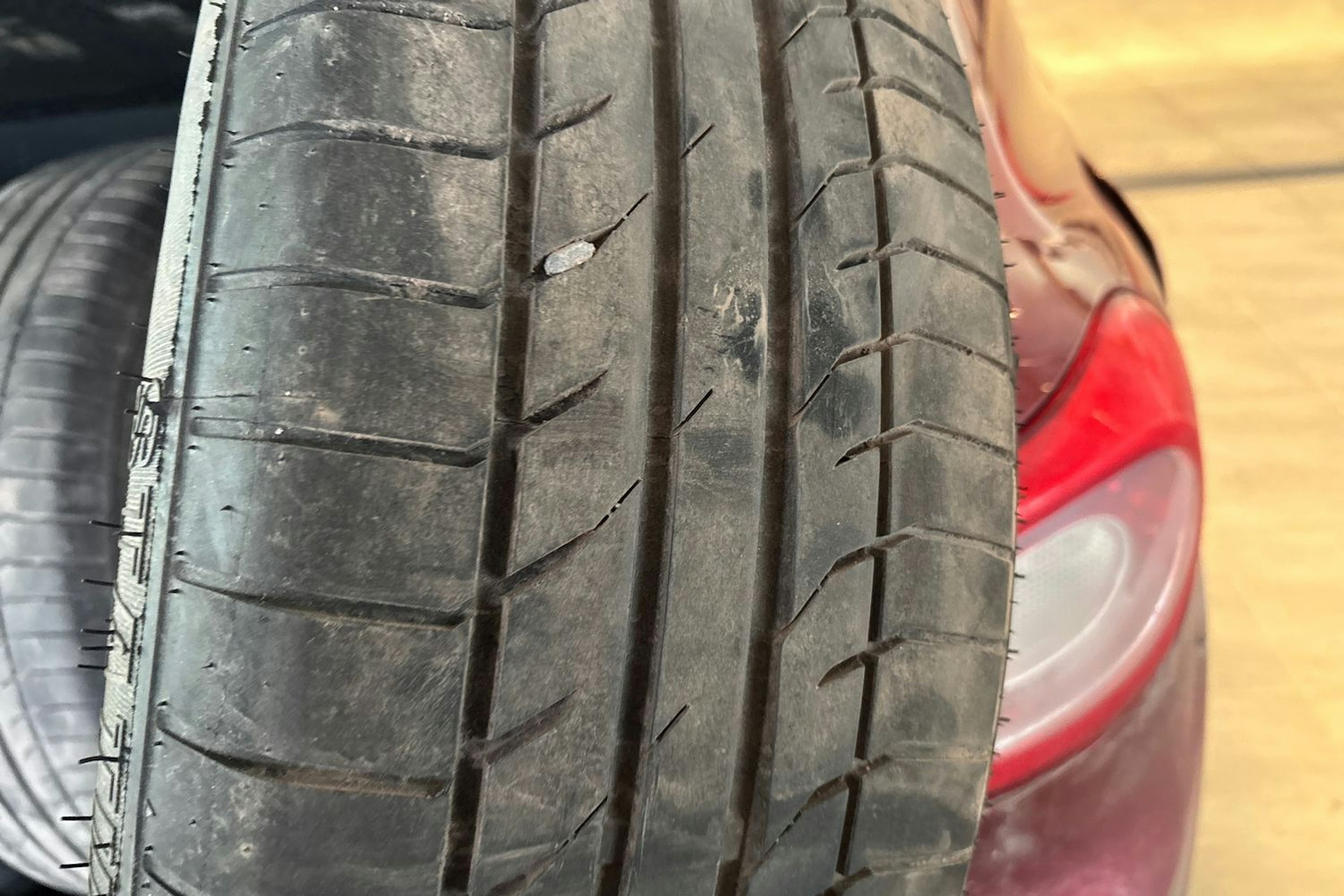 Punainen Volkswagen Tiguan 2011 kuva 11.