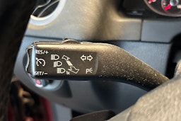 Punainen Volkswagen Tiguan 2011 kuva 14.