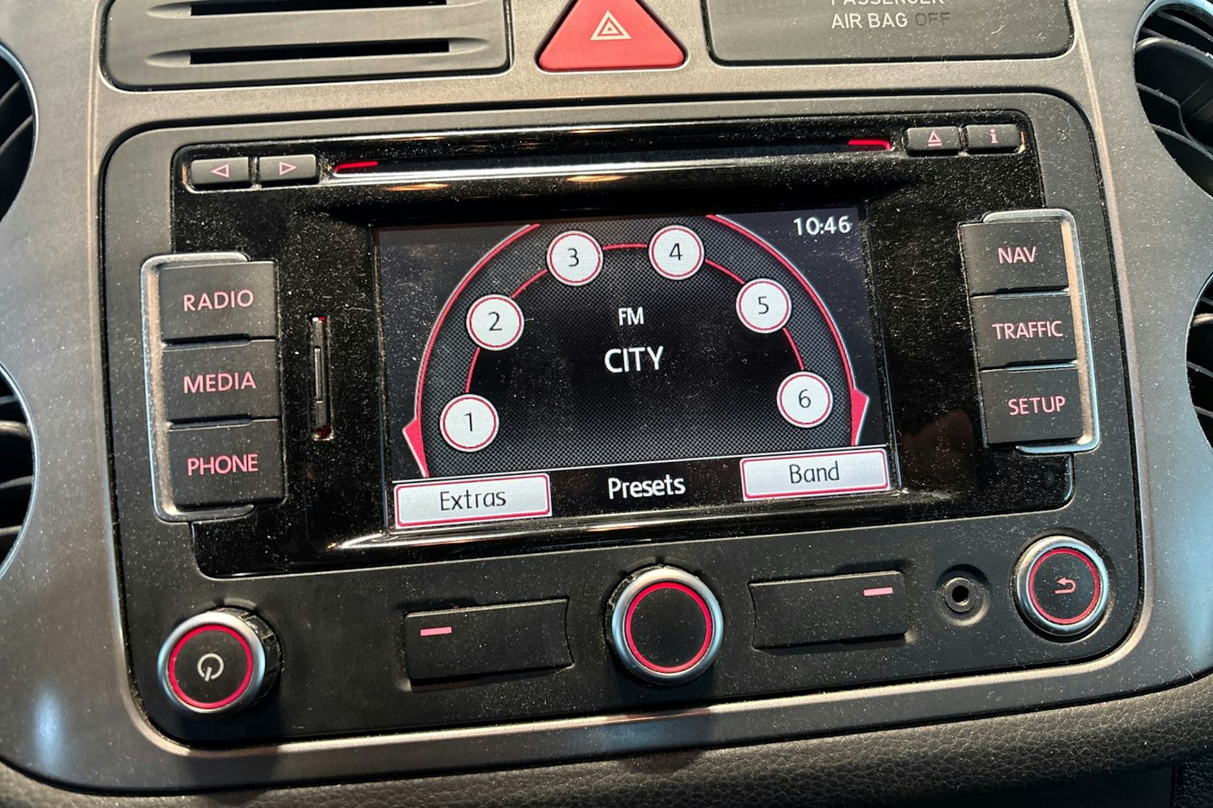 Punainen Volkswagen Tiguan 2011 kuva 17.