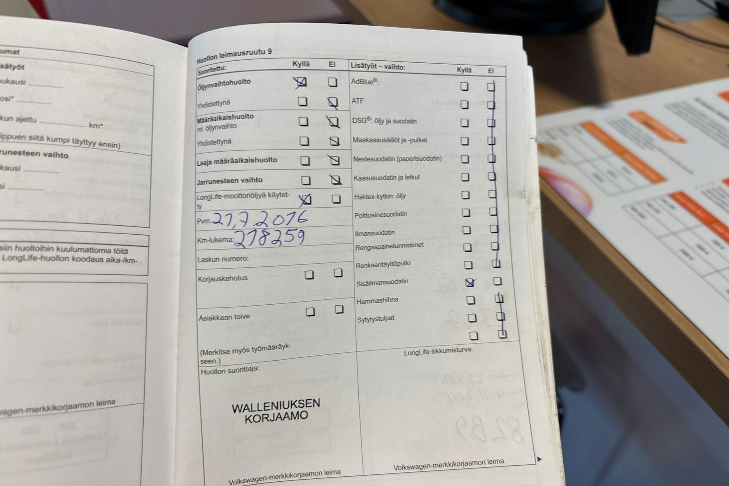 Punainen Volkswagen Tiguan 2011 kuva 29.