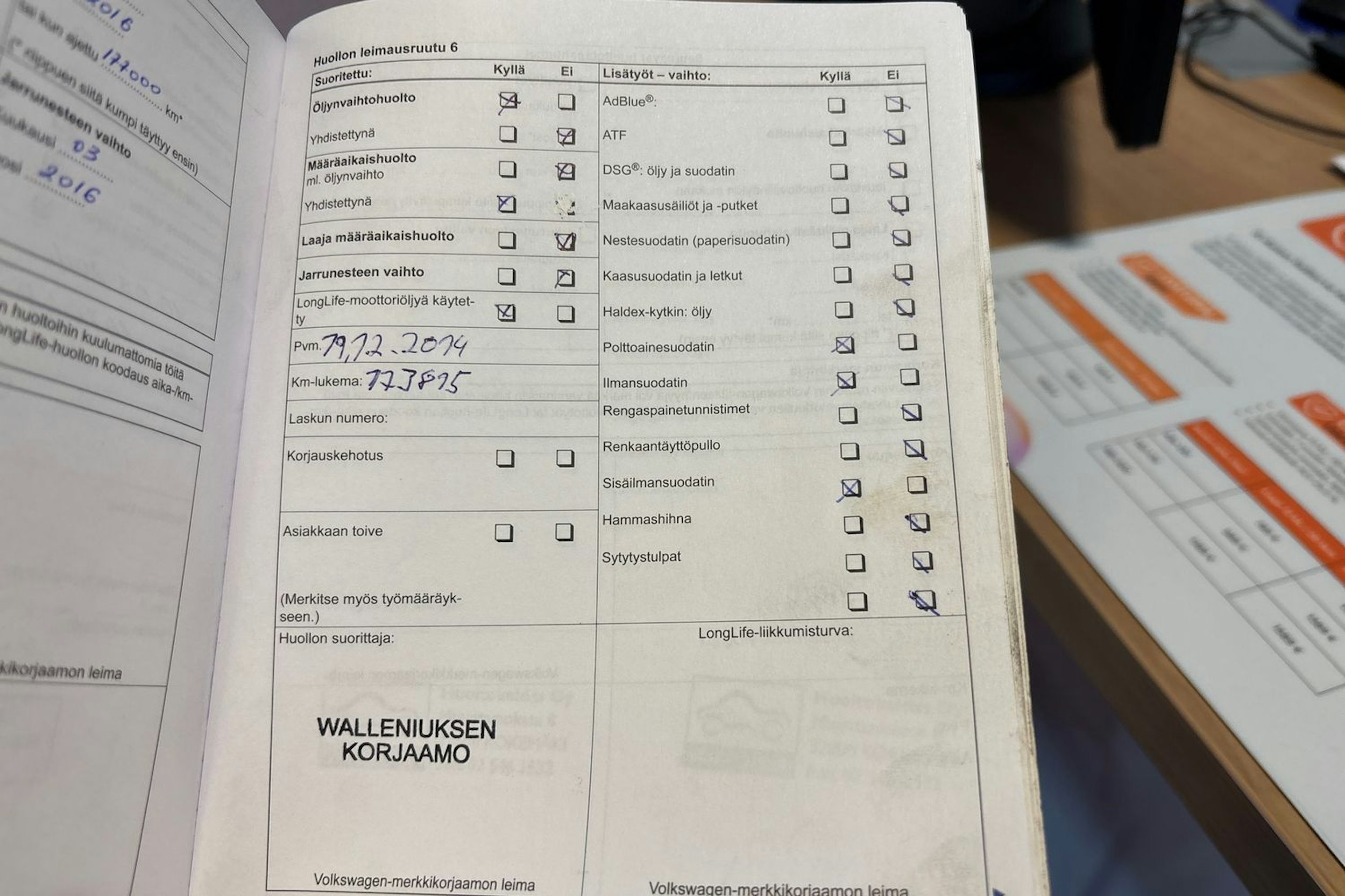 Punainen Volkswagen Tiguan 2011 kuva 32.