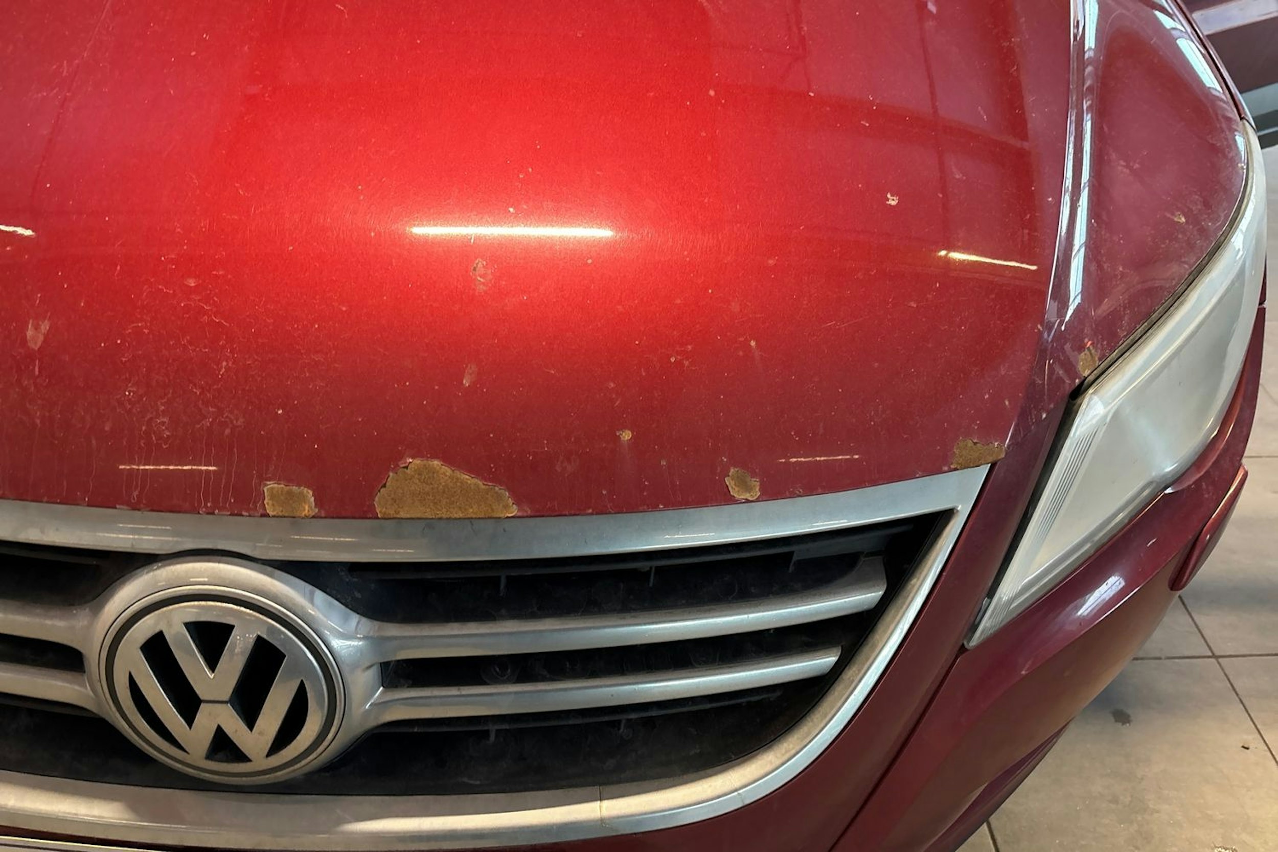 Punainen Volkswagen Tiguan 2011 kuva 39.