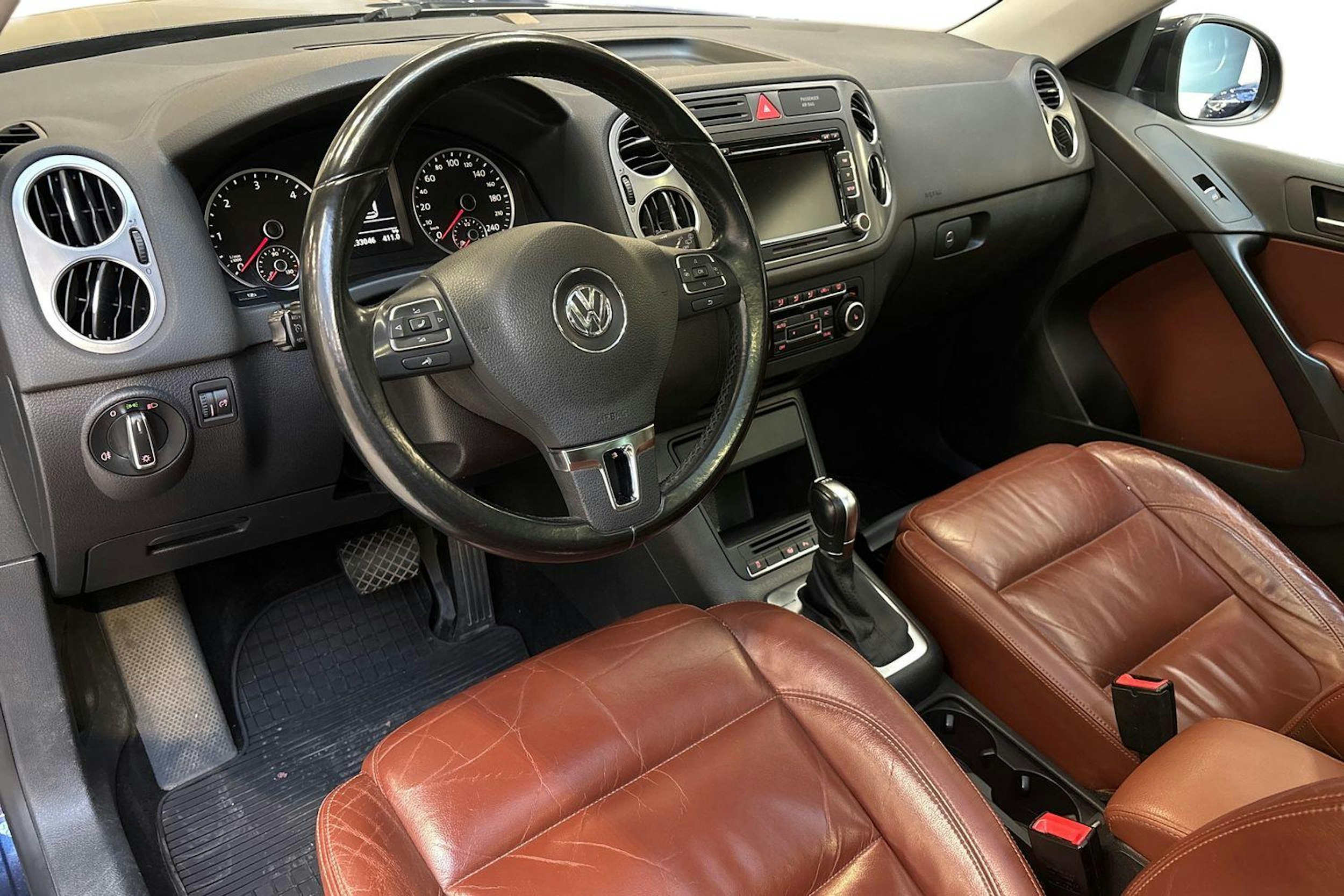 sininen Volkswagen Tiguan 2011 kuva 6.