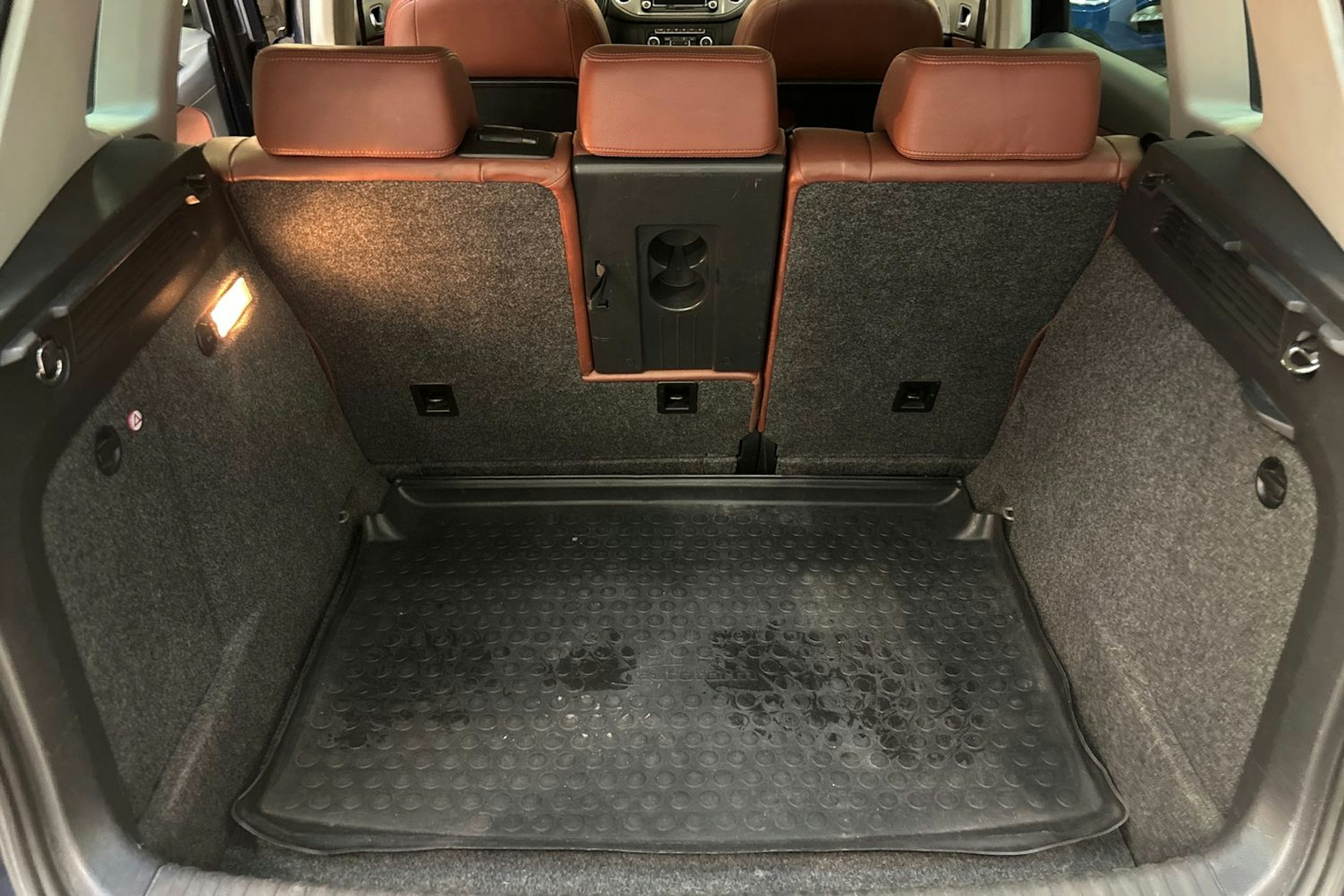 sininen Volkswagen Tiguan 2011 kuva 12.