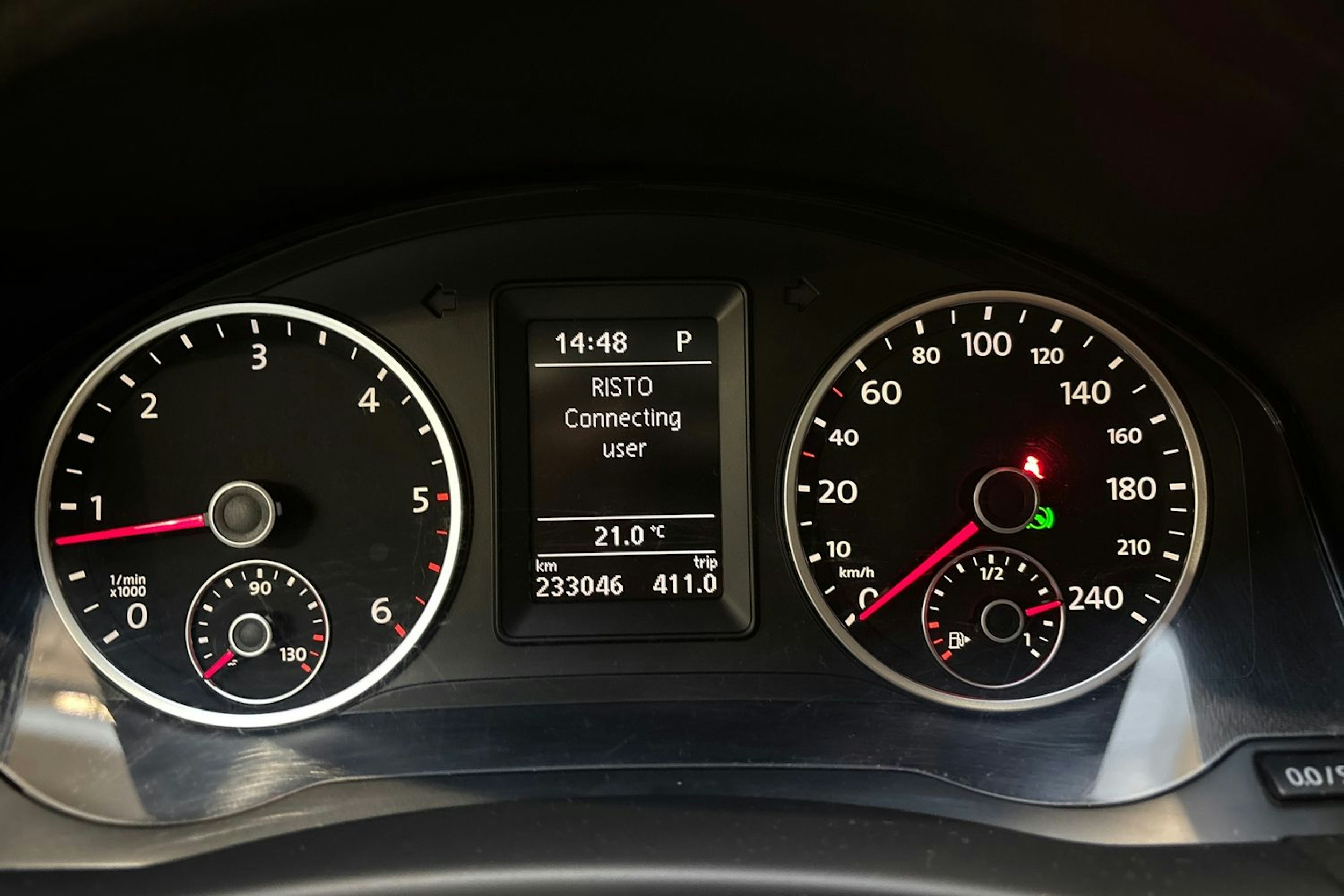 sininen Volkswagen Tiguan 2011 kuva 16.