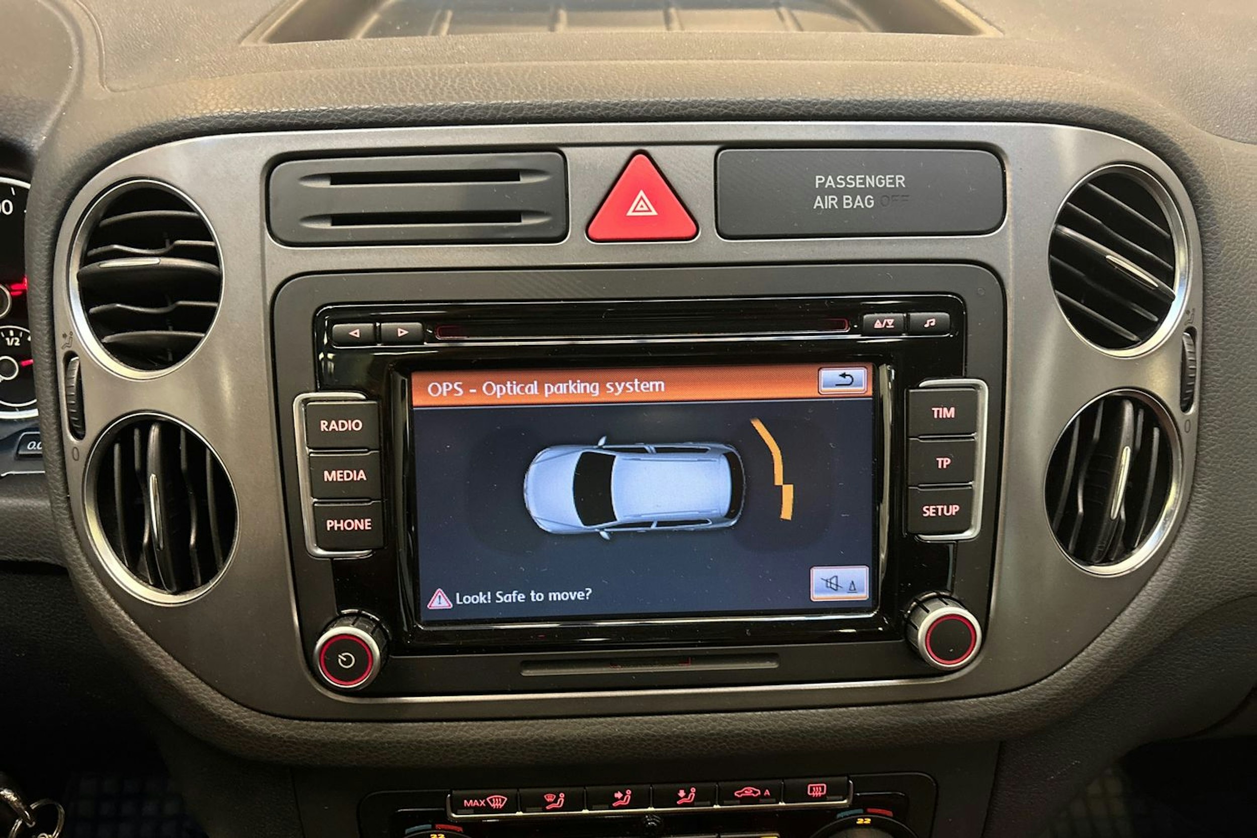 sininen Volkswagen Tiguan 2011 kuva 17.