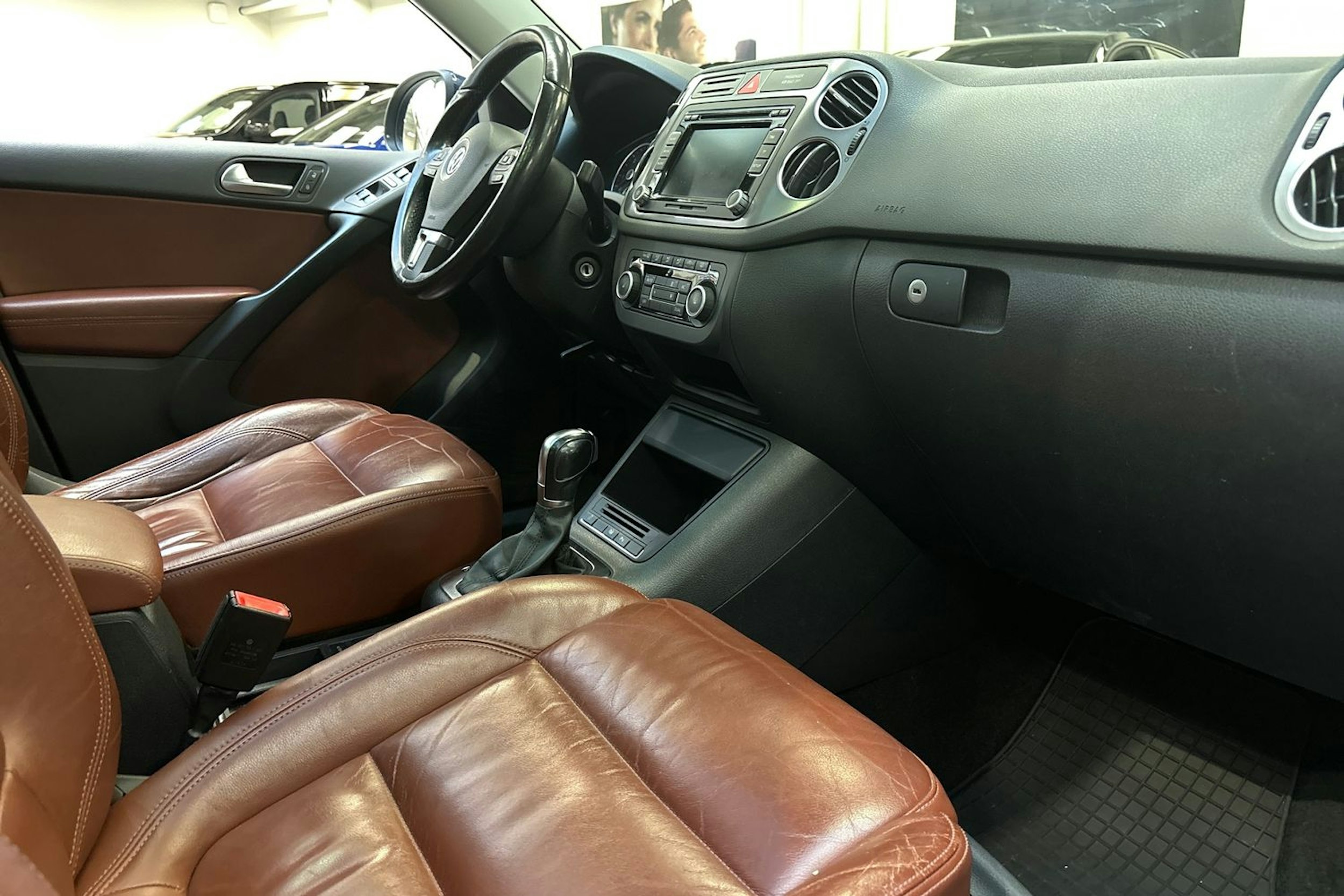 sininen Volkswagen Tiguan 2011 kuva 20.