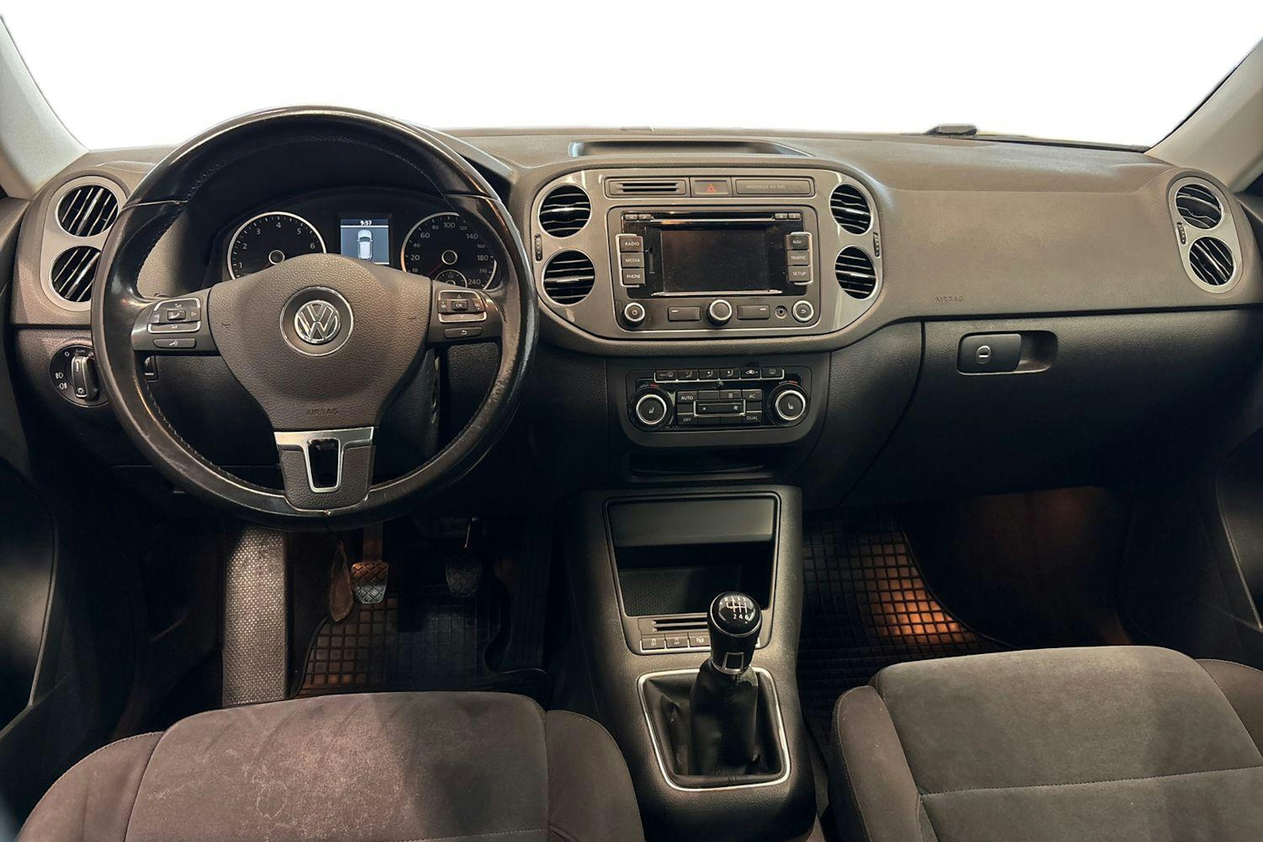Sininen Volkswagen Tiguan 2011 kuva 9.