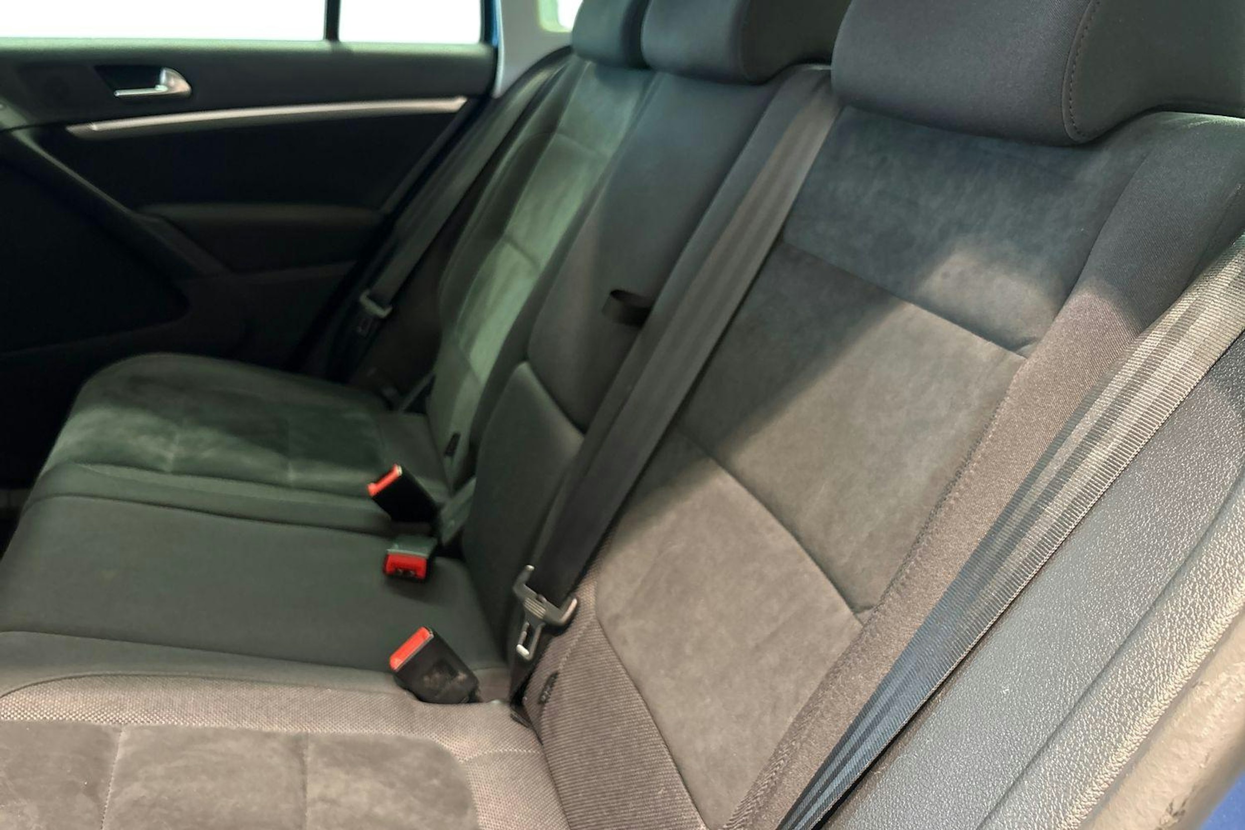 Sininen Volkswagen Tiguan 2011 kuva 10.