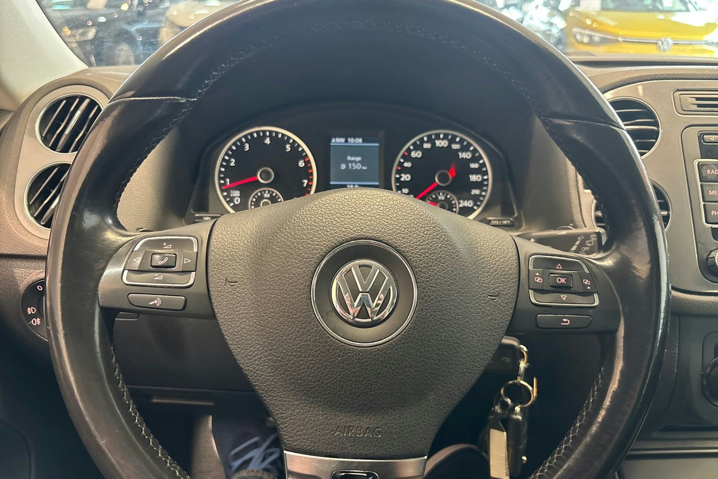 Sininen Volkswagen Tiguan 2011 kuva 14.
