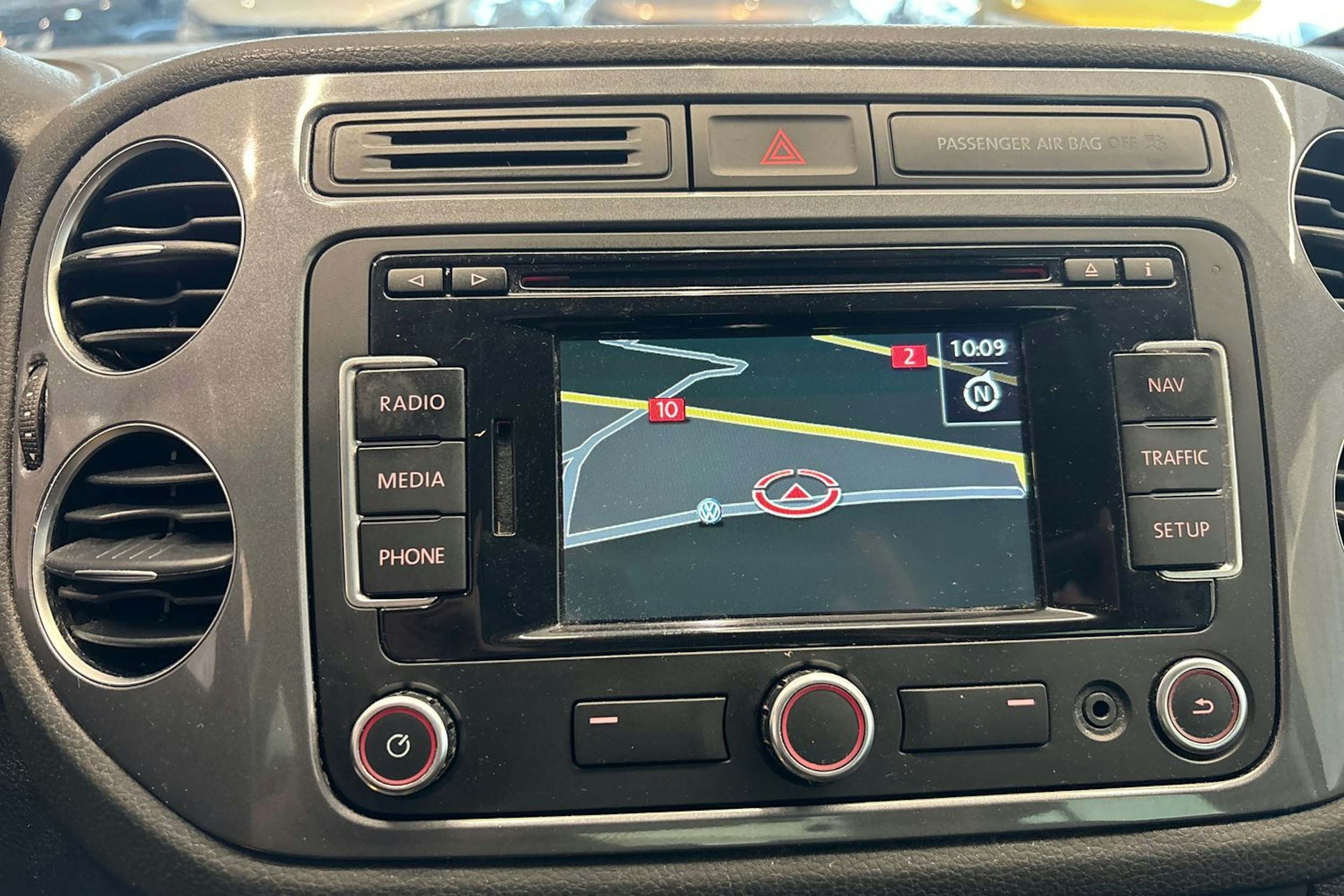 Sininen Volkswagen Tiguan 2011 kuva 18.