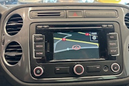 Sininen Volkswagen Tiguan 2011 kuva 18.