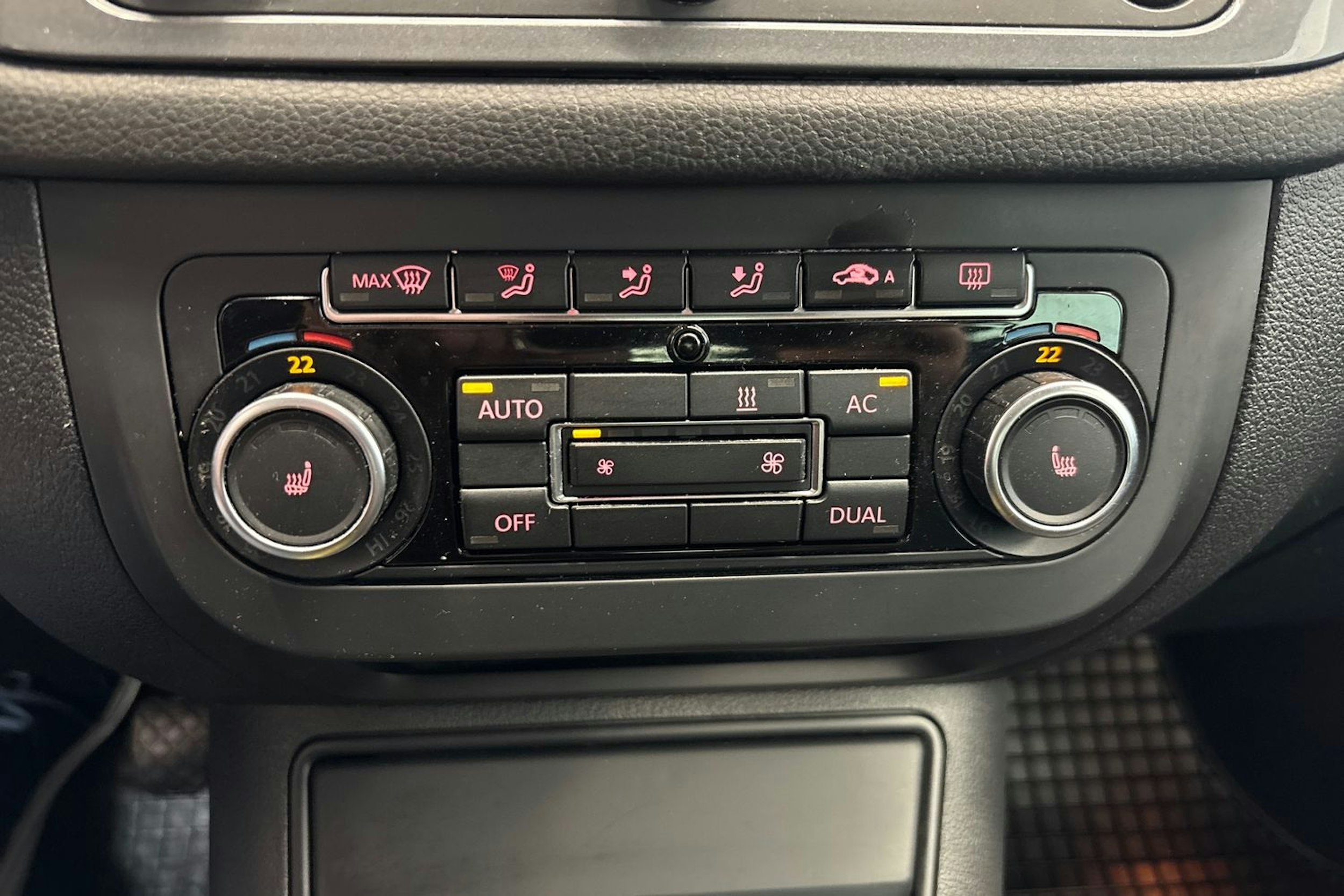 Sininen Volkswagen Tiguan 2011 kuva 20.