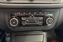 Sininen Volkswagen Tiguan 2011 kuva 20.